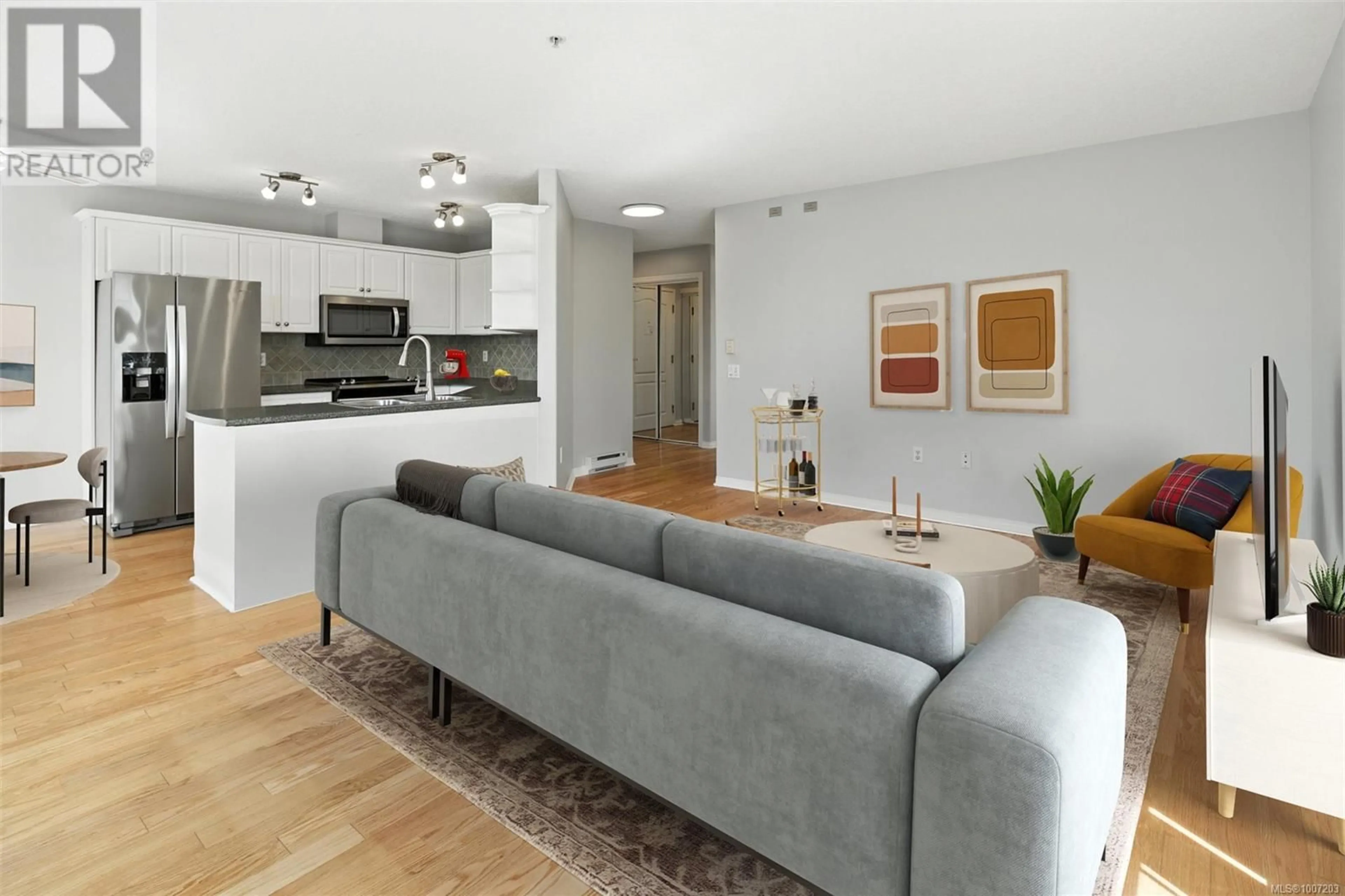 Living room with furniture, unknown for 304 - 3133 TILLICUM ROAD, Saanich British Columbia V9A2B4