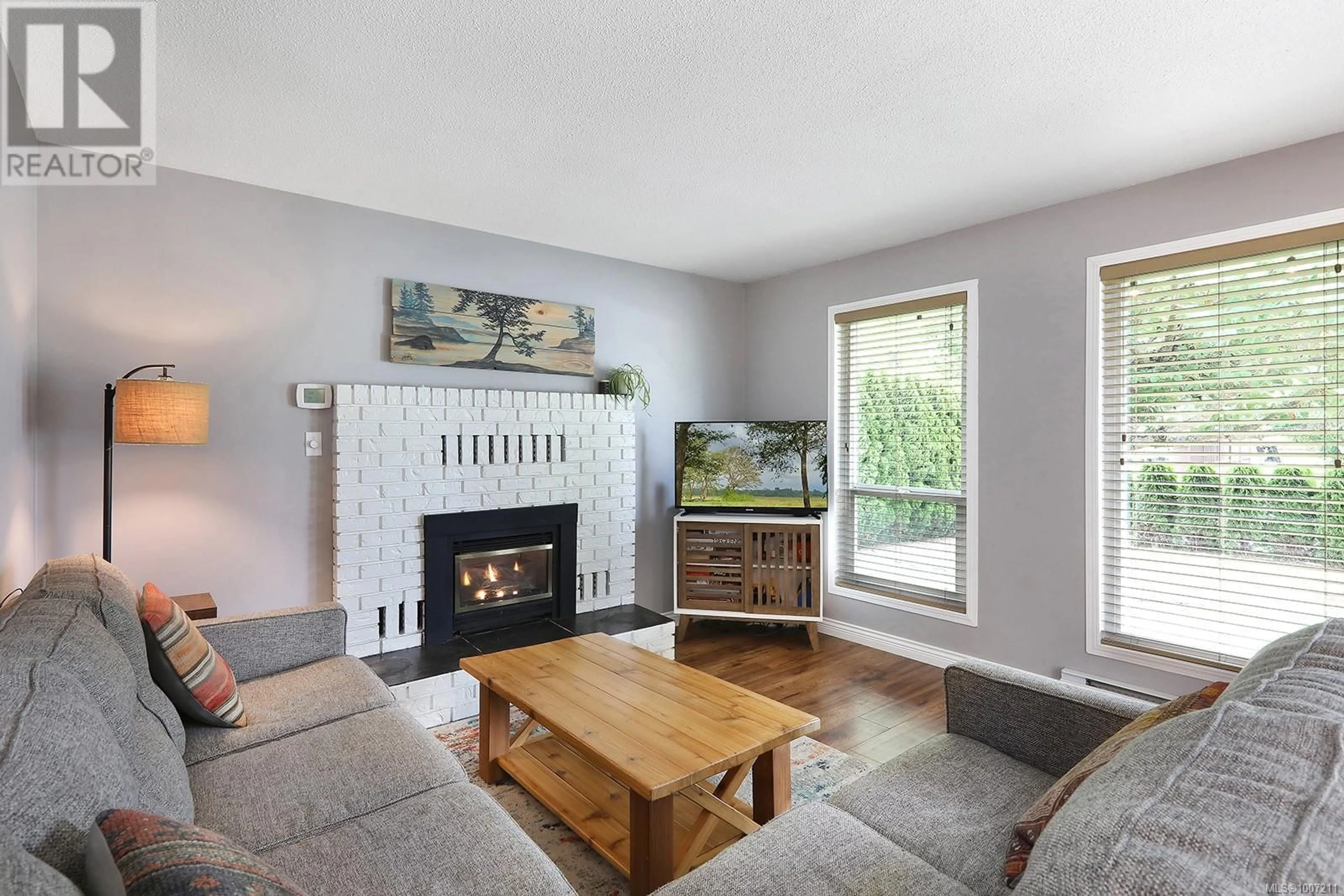 Living room with furniture, unknown for 2051 URQUHART AVENUE, Courtenay British Columbia V9N3K8