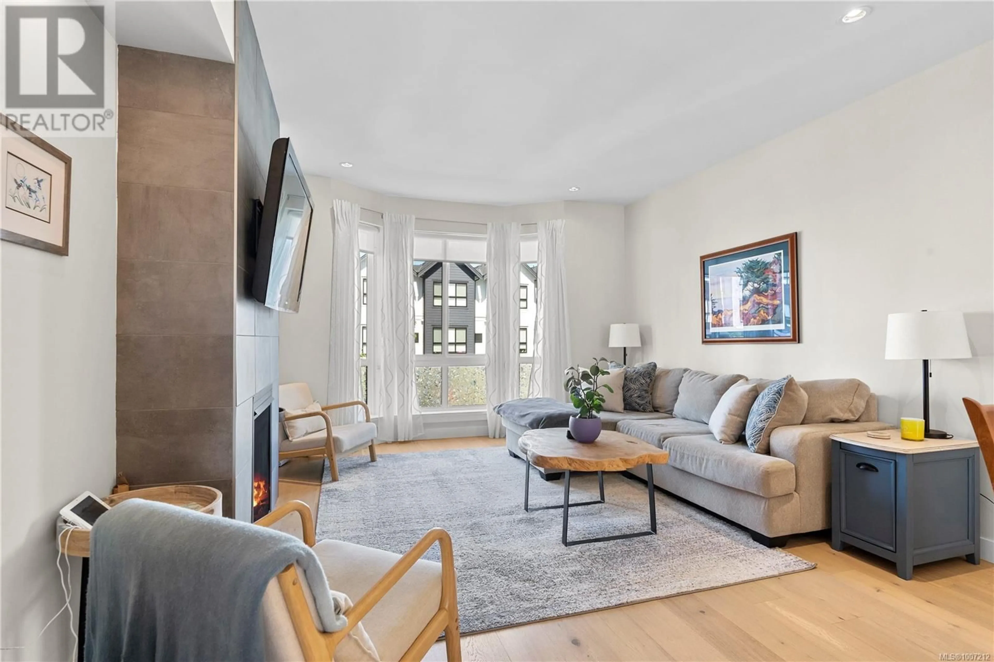 Living room with furniture, unknown for 105 - 2990 BURLINGTON CRESCENT, Langford British Columbia V9B0Y4