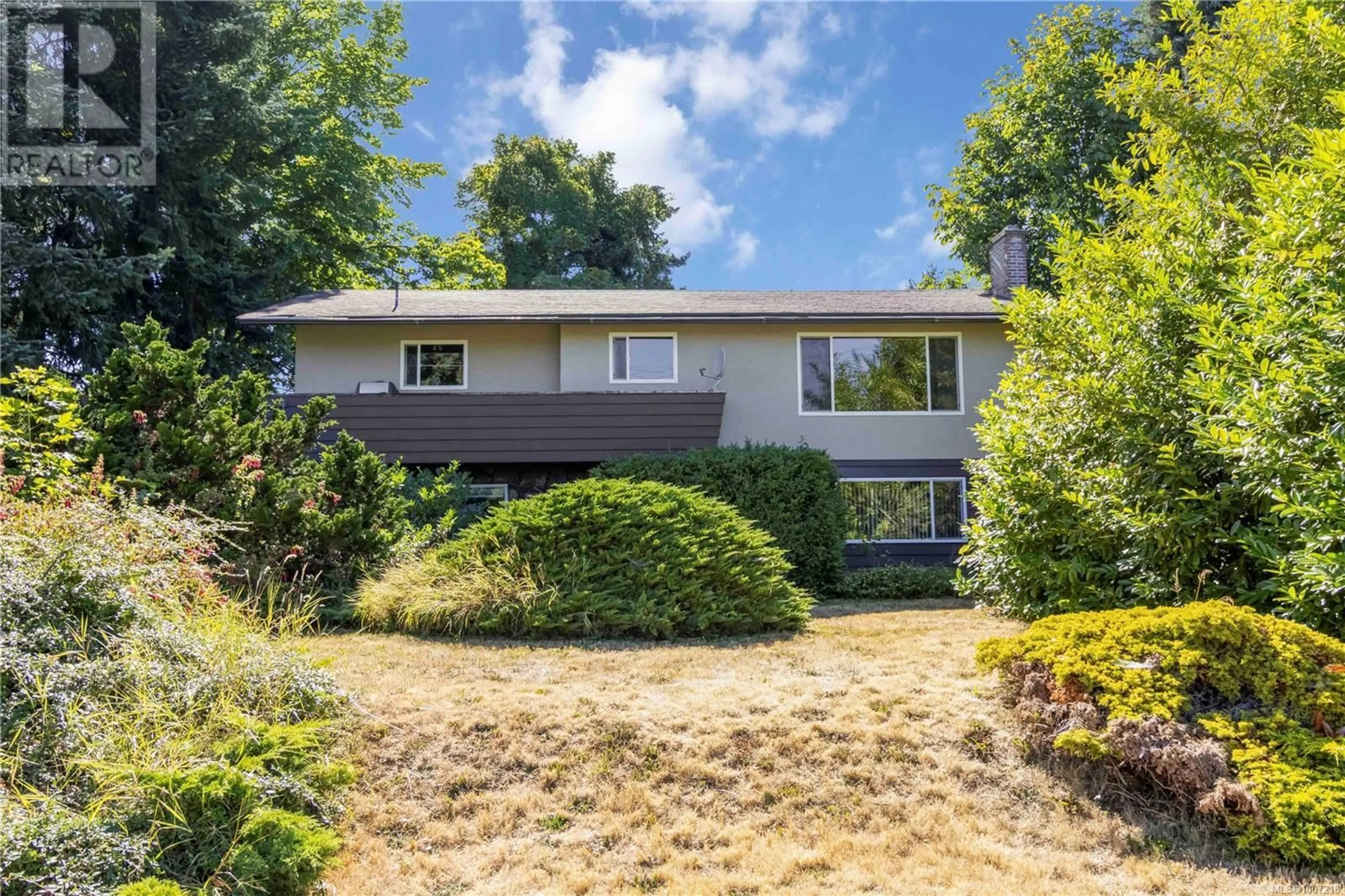 Home with vinyl exterior material, unknown for 6390 CONCONI PLACE, Central Saanich British Columbia V8Z5Z6