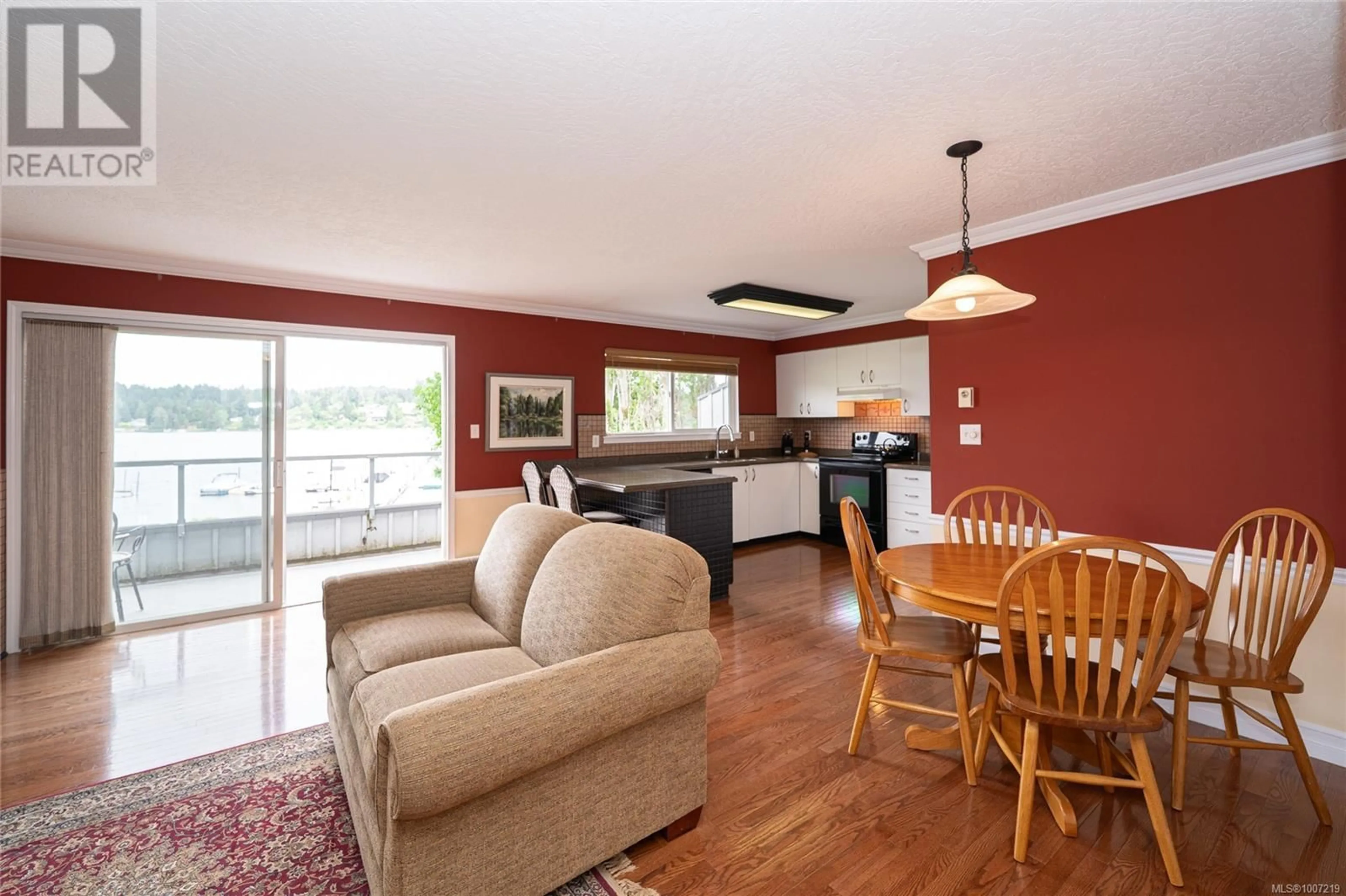 Open concept kitchen, wood/laminate floor for 29 - 2046 WIDOWS WALK, Shawnigan Lake British Columbia V8H2G5