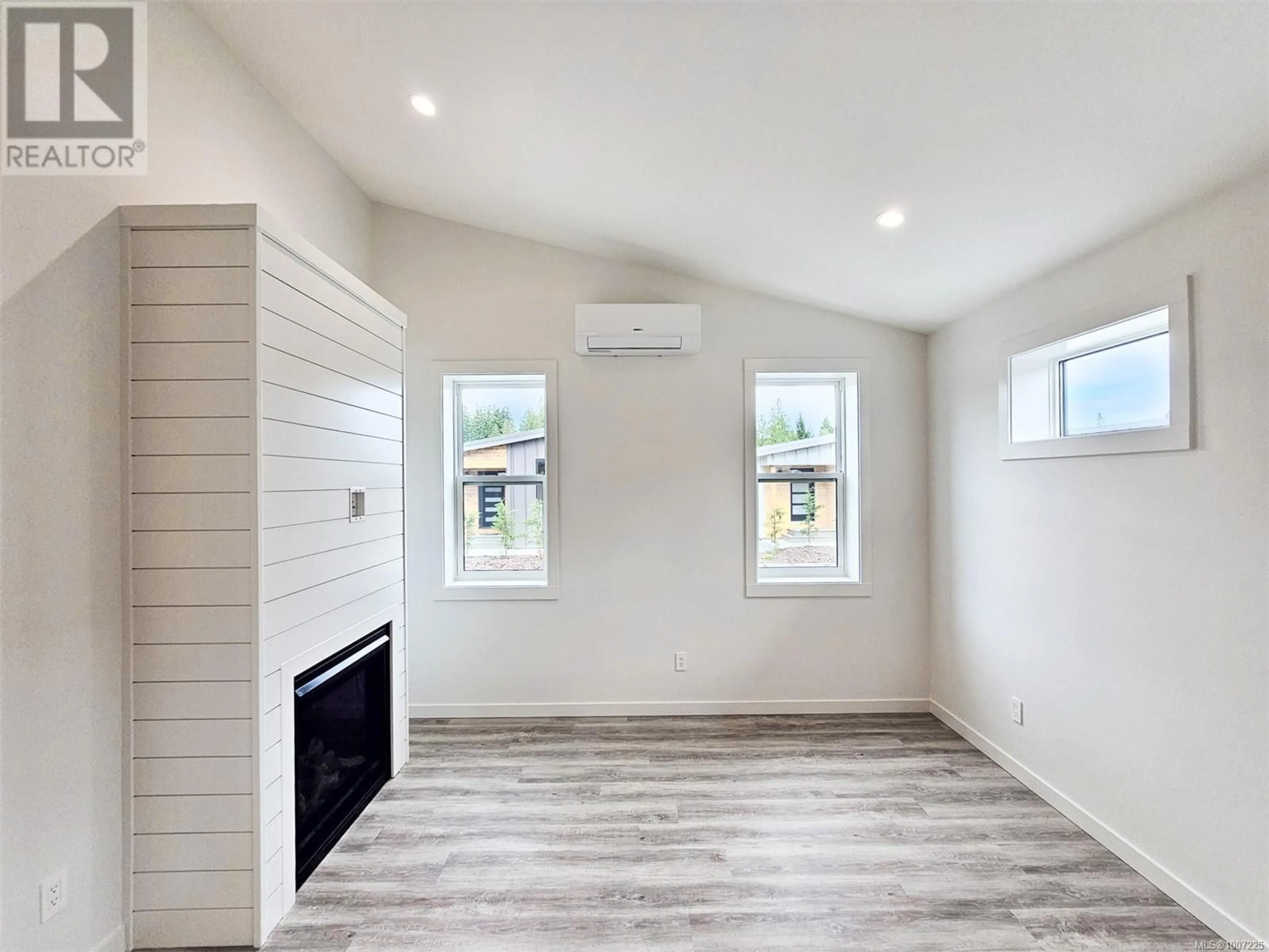 A pic of a room for 37 - 3025 ROYSTON ROAD, Cumberland British Columbia V0R1S0