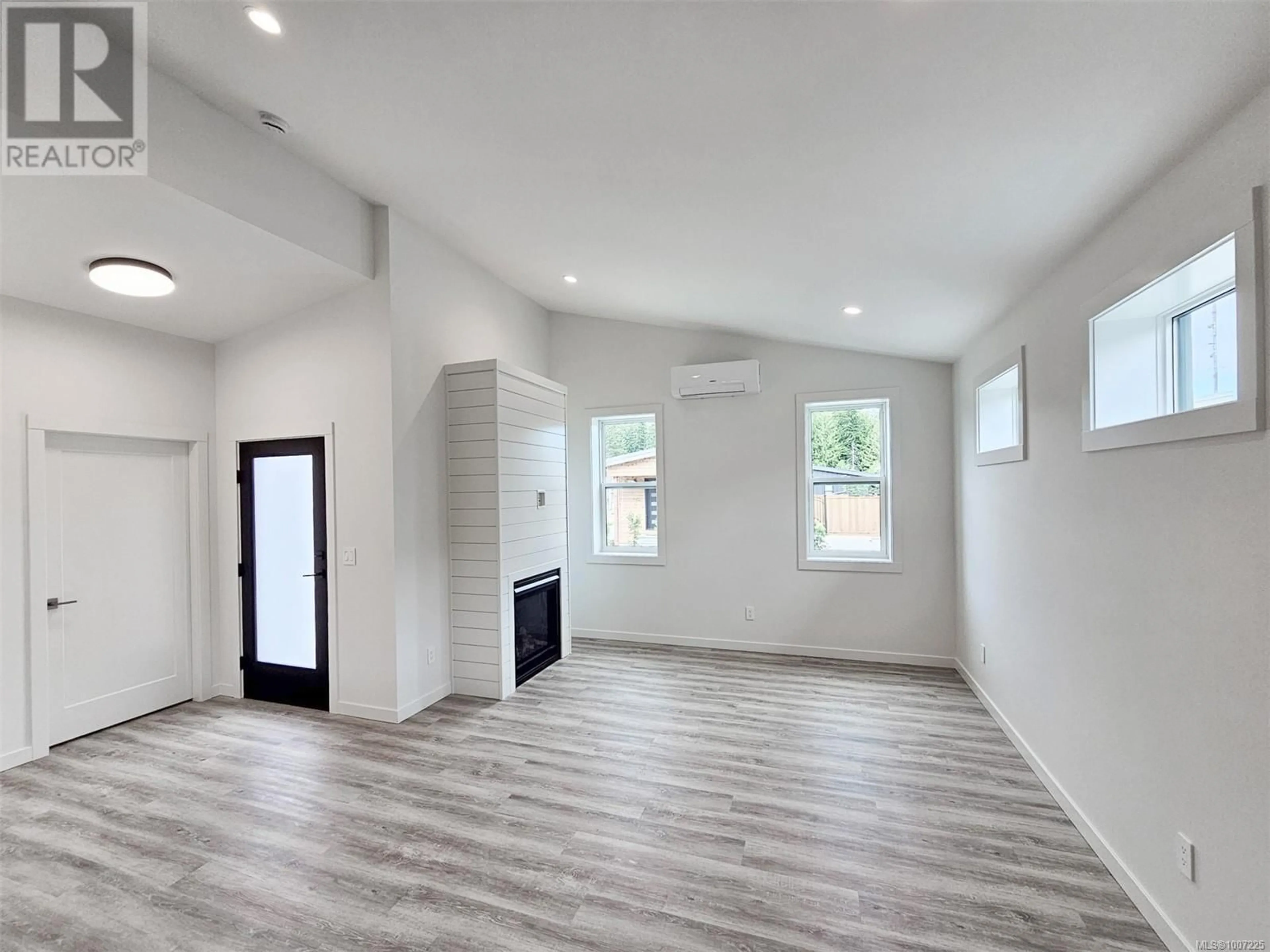A pic of a room for 37 - 3025 ROYSTON ROAD, Cumberland British Columbia V0R1S0