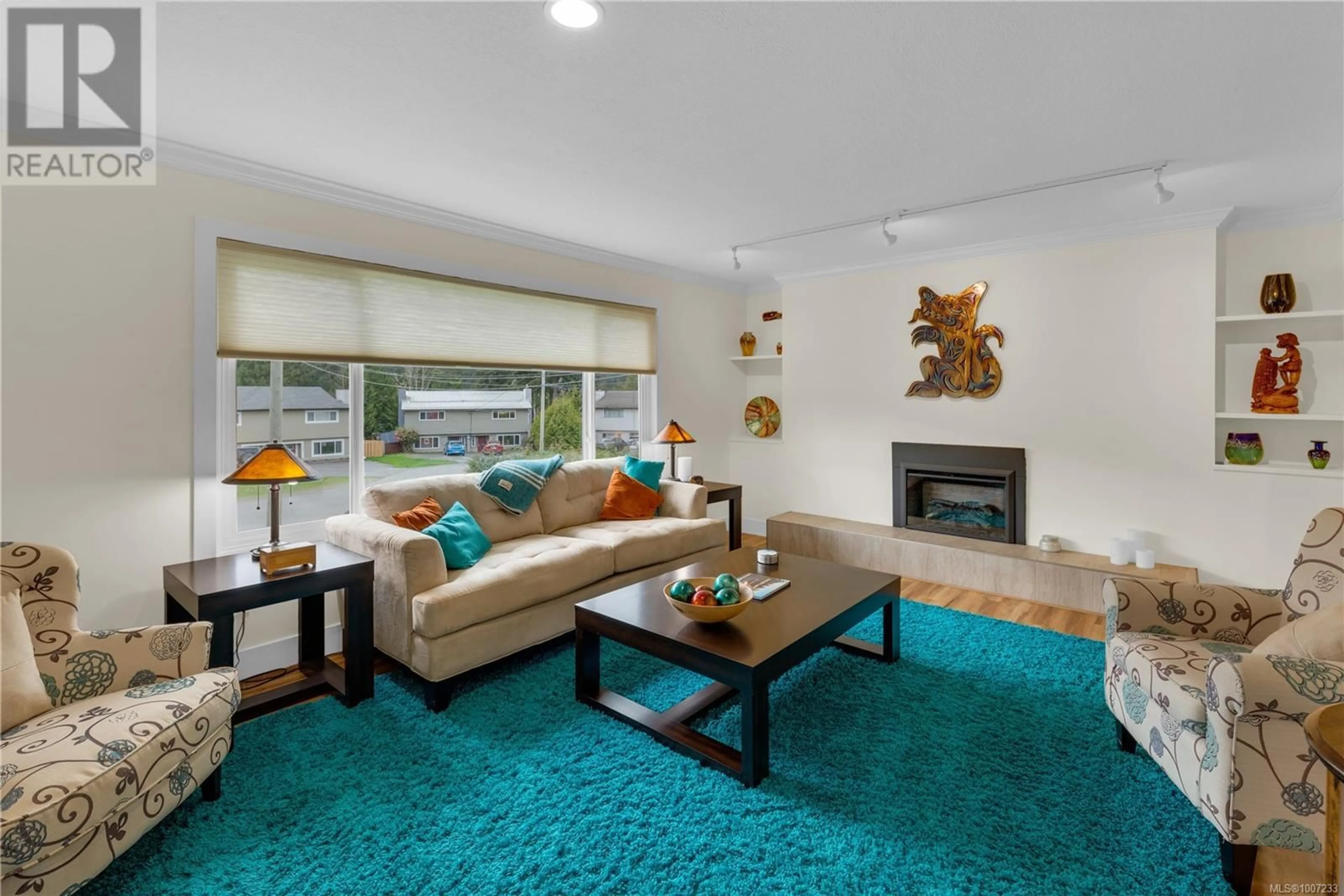 Living room with furniture, carpet floor for 1185 STUART PLACE, Ladysmith British Columbia V9G1P4