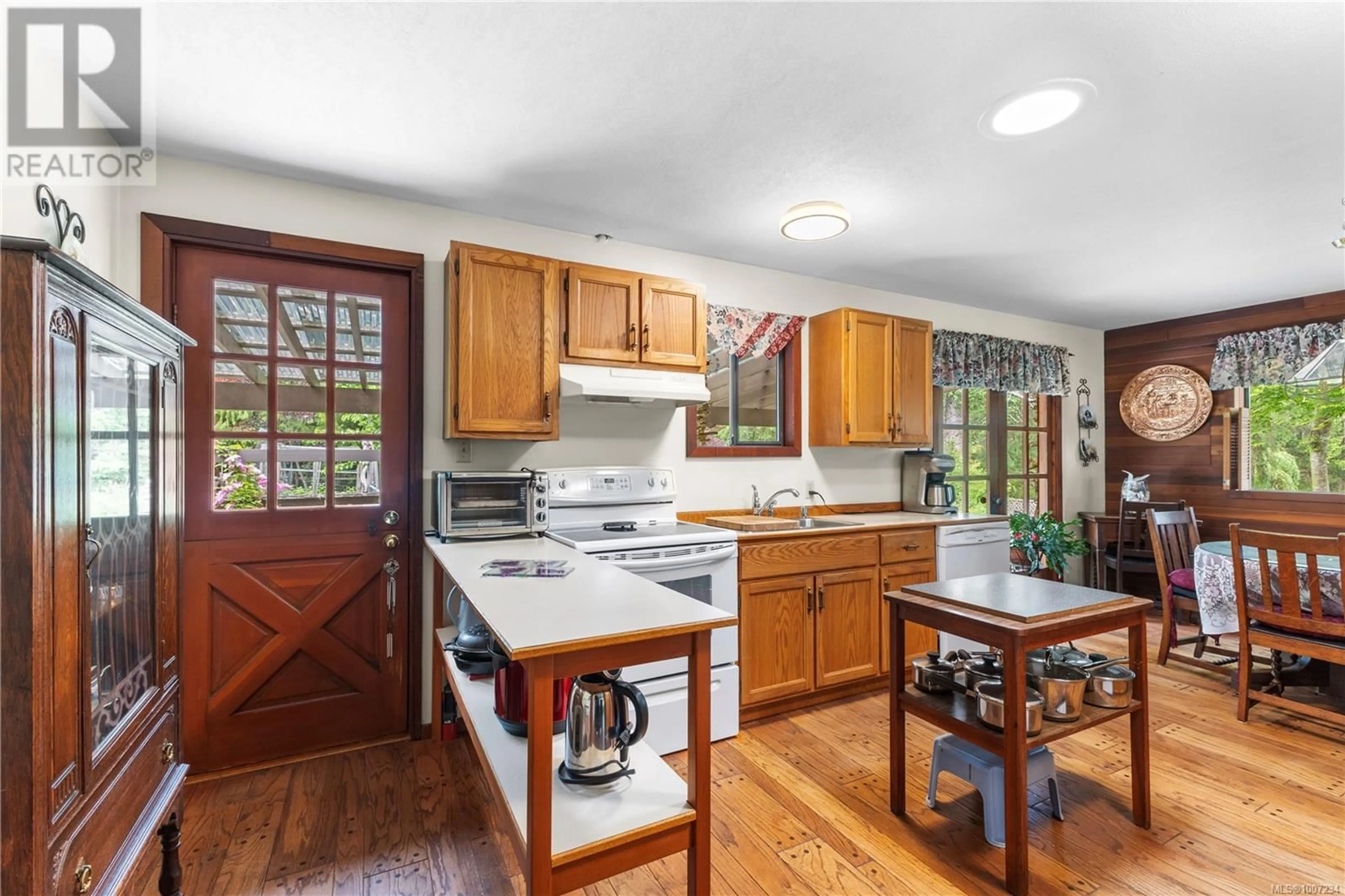 Open concept kitchen, ceramic/tile floor for 3100 BRENT ROAD, Campbell River British Columbia V9H1A6