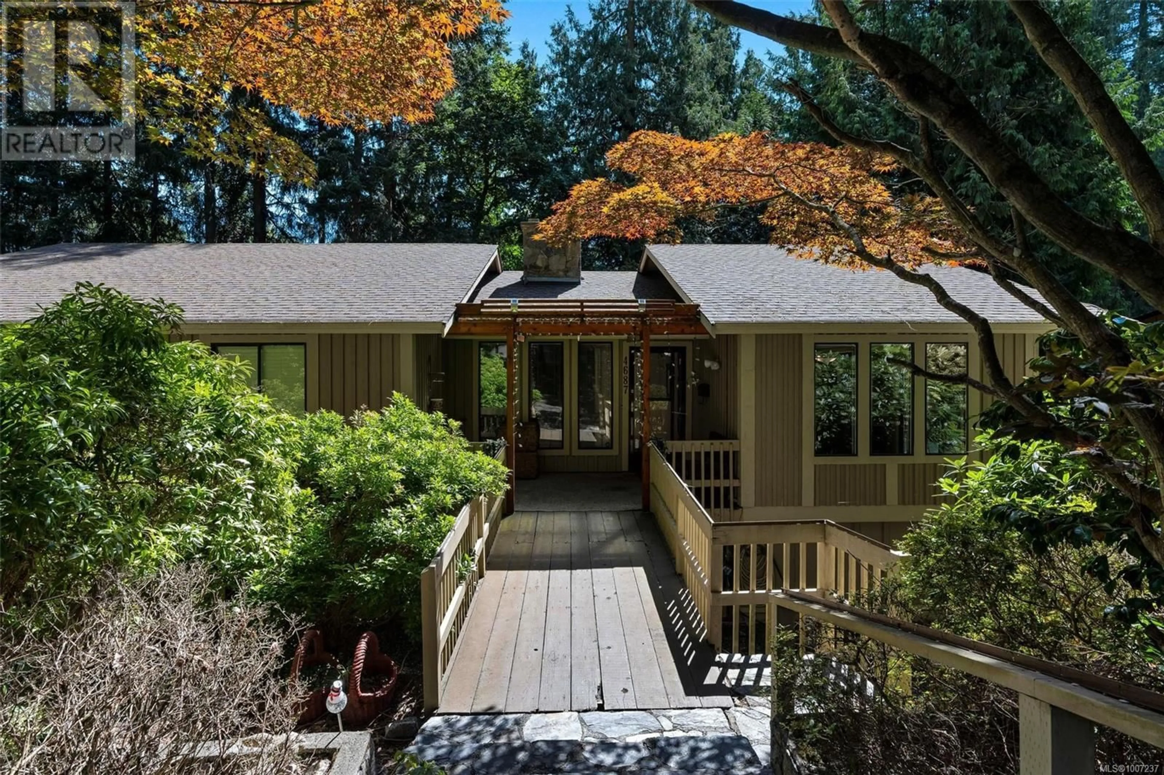 Unknown for 4687 LOCHWOOD CRESCENT, Saanich British Columbia V8Y1A9