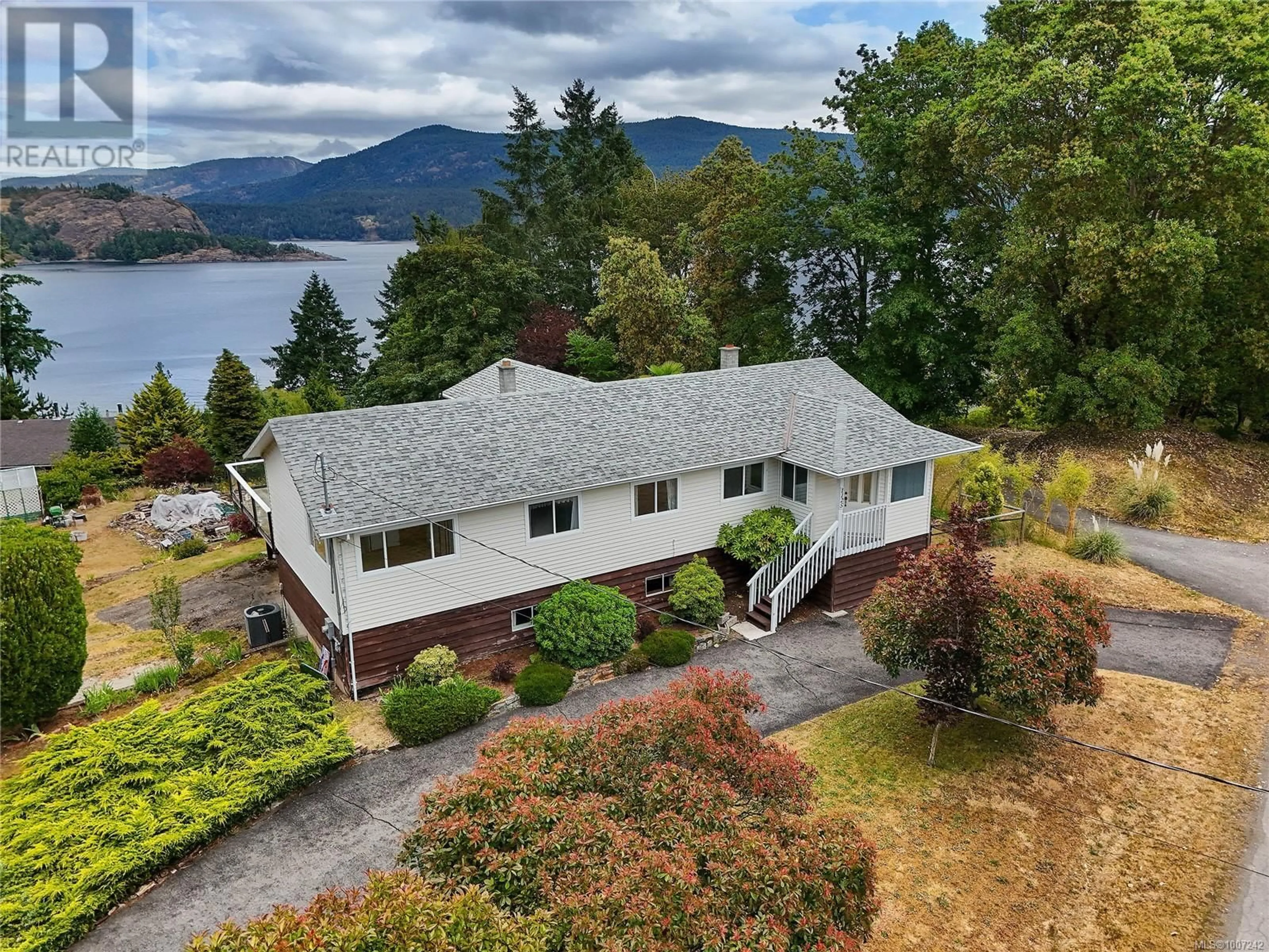 A pic from outside/outdoor area/front of a property/back of a property/a pic from drone, water/lake/river/ocean view for 1125 FAIRBANKS ROAD, Duncan British Columbia V0R1N2
