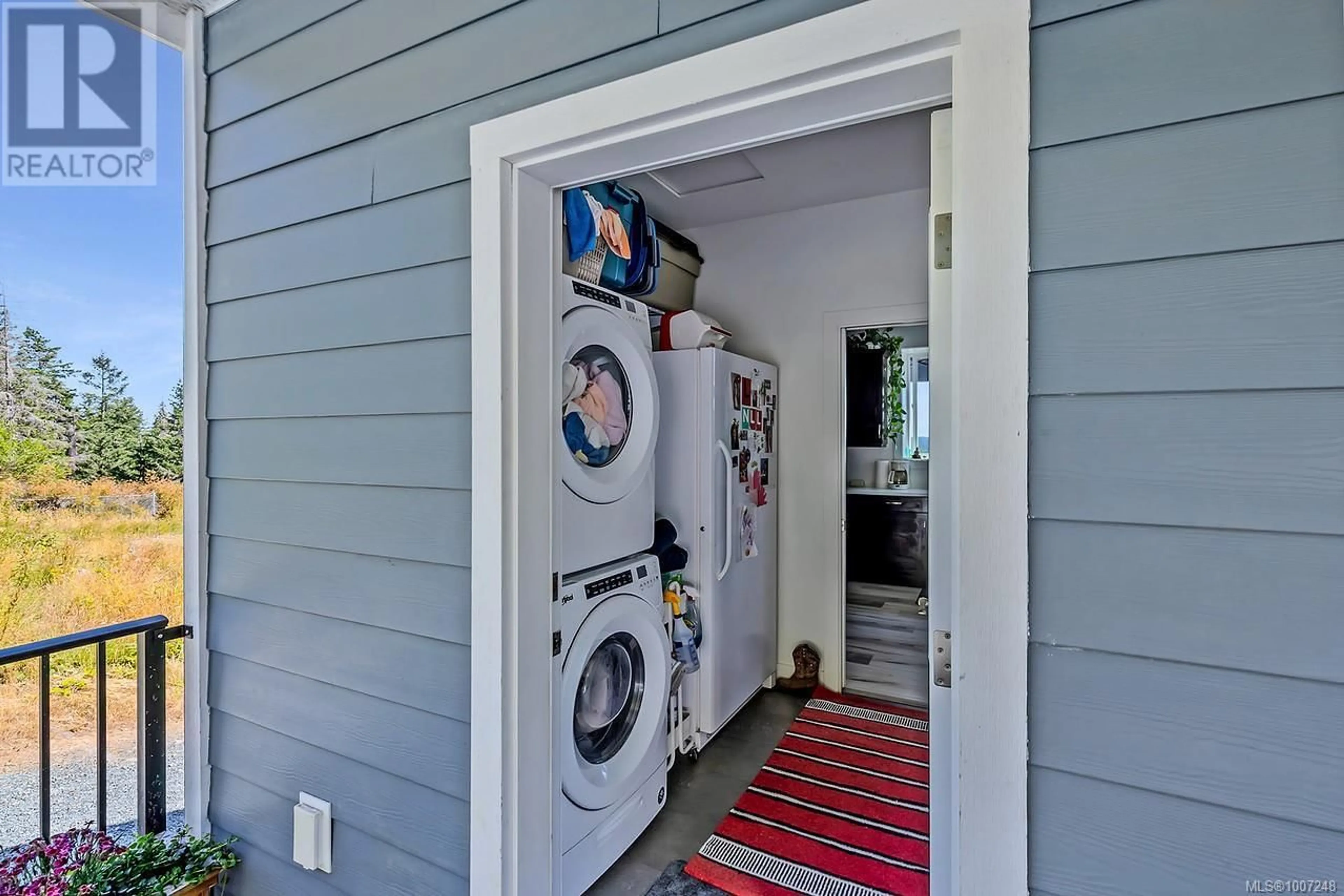 Laundry room for 1860 MORELLO ROAD, Nanoose Bay British Columbia V9P9B1