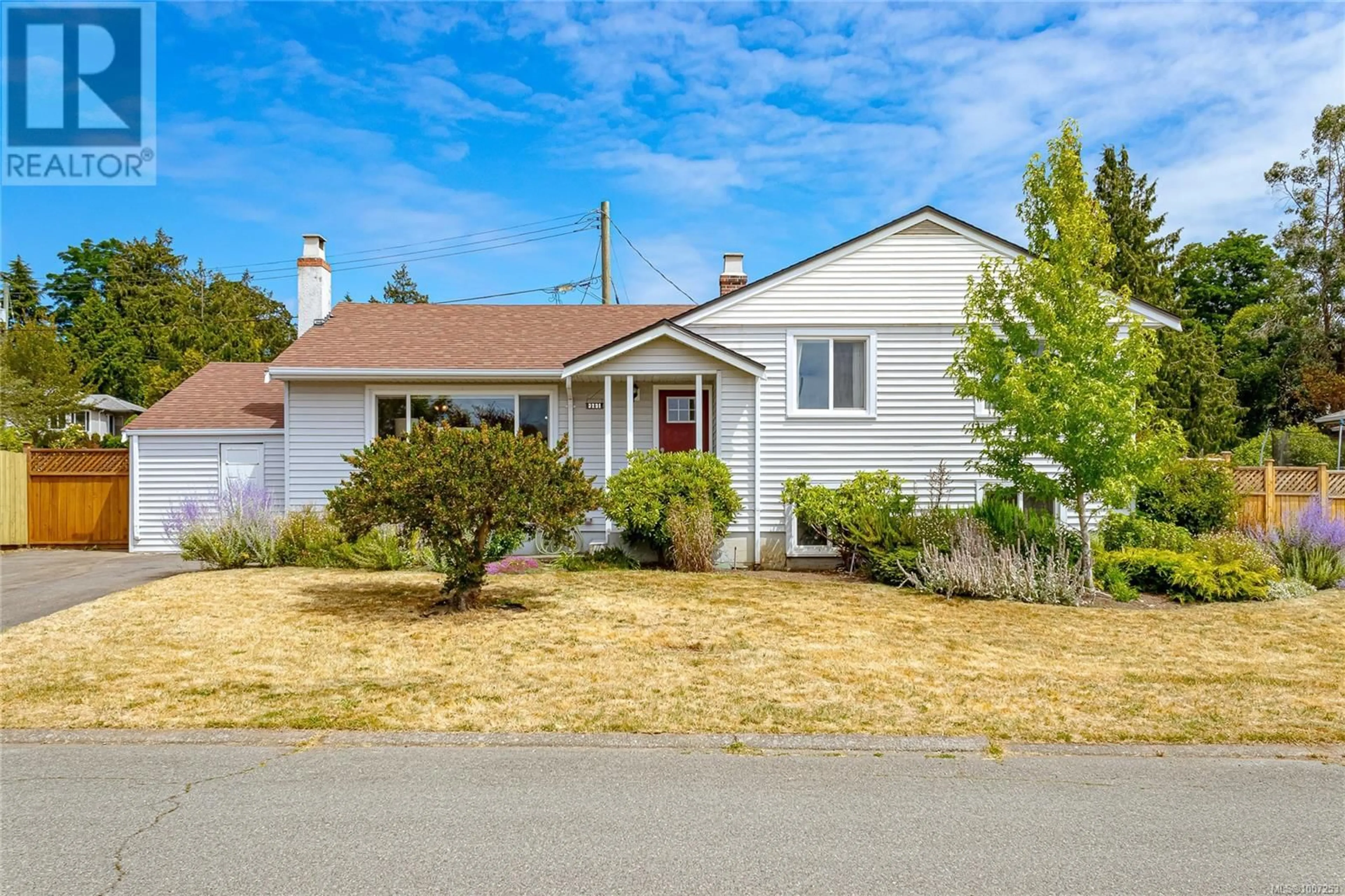 Home with vinyl exterior material, street for 3231 FRECHETTE STREET, Saanich British Columbia V8P4N8
