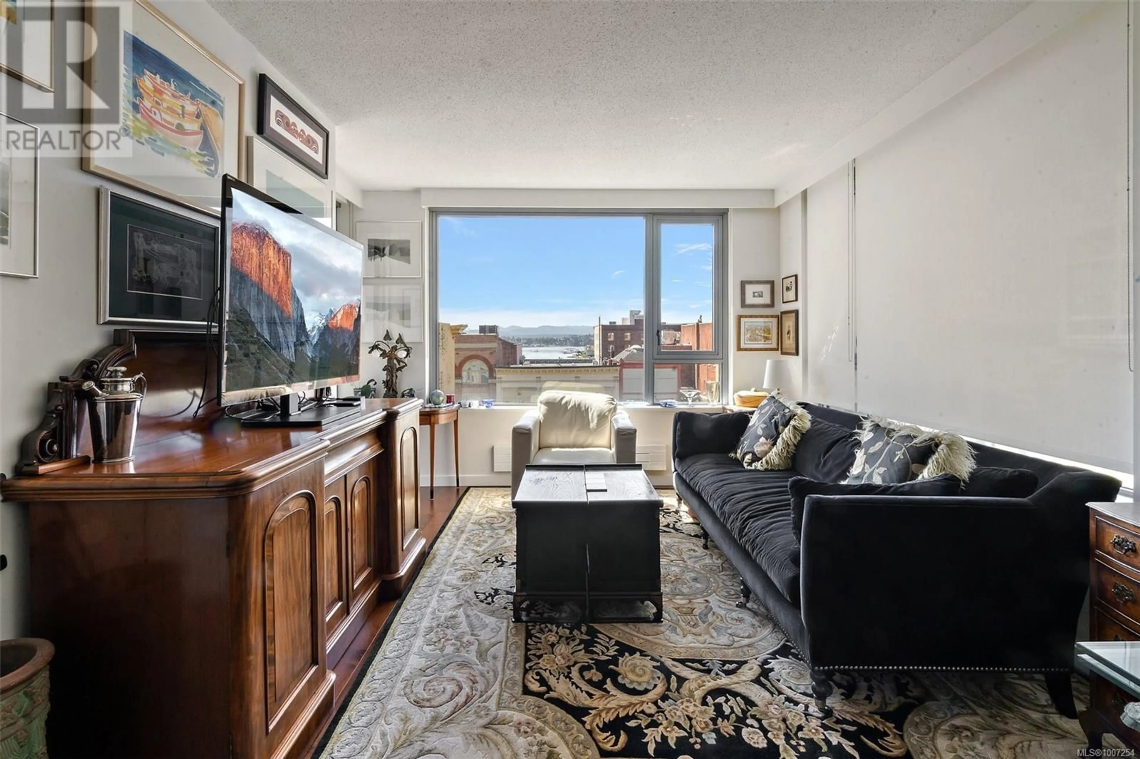 Living room with furniture, unknown for 504 - 608 BROUGHTON STREET, Victoria British Columbia V8W1C7