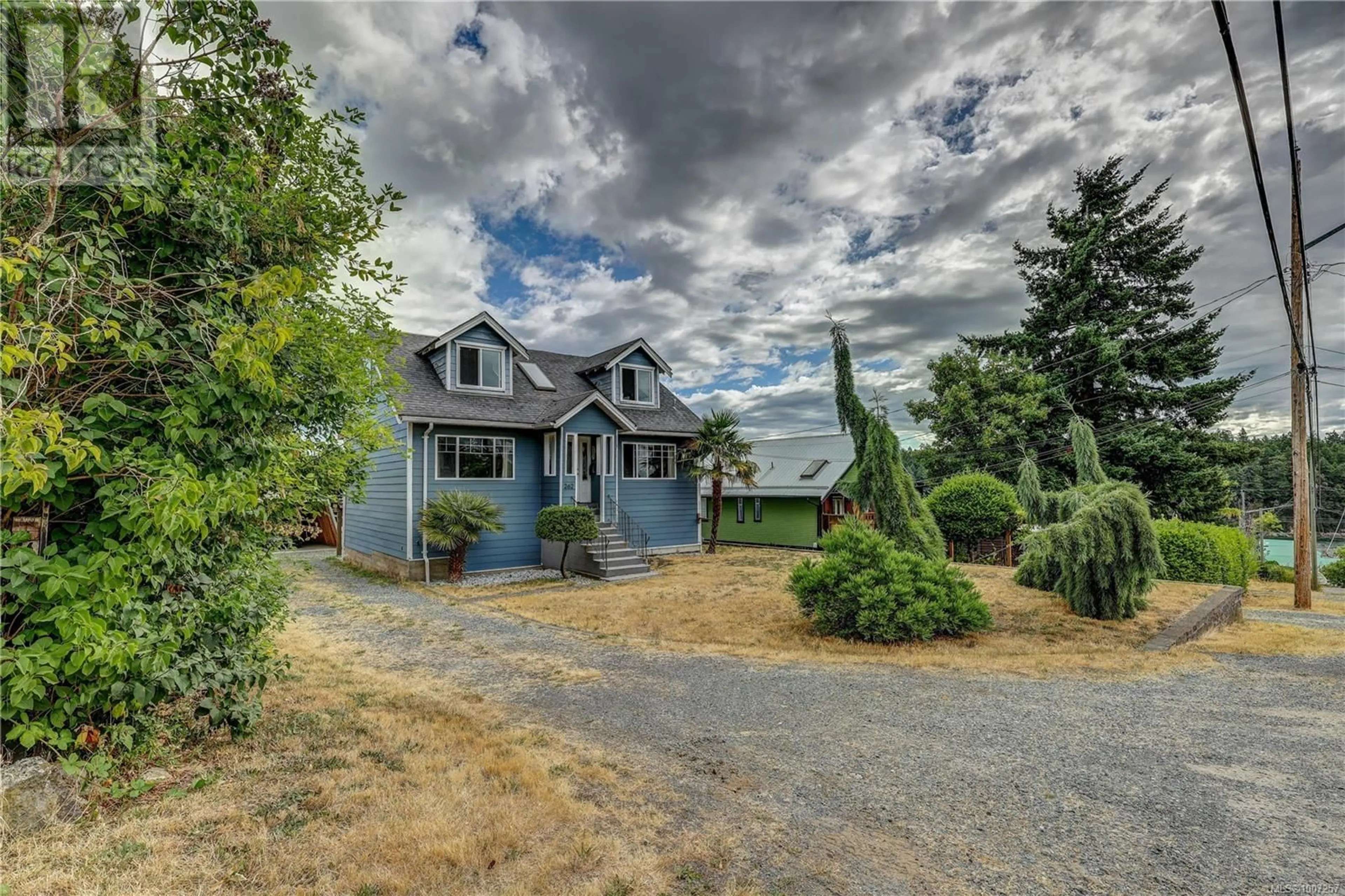 A pic from outside/outdoor area/front of a property/back of a property/a pic from drone, unknown for 262 JUNIPER STREET, Nanaimo British Columbia V9S1X4