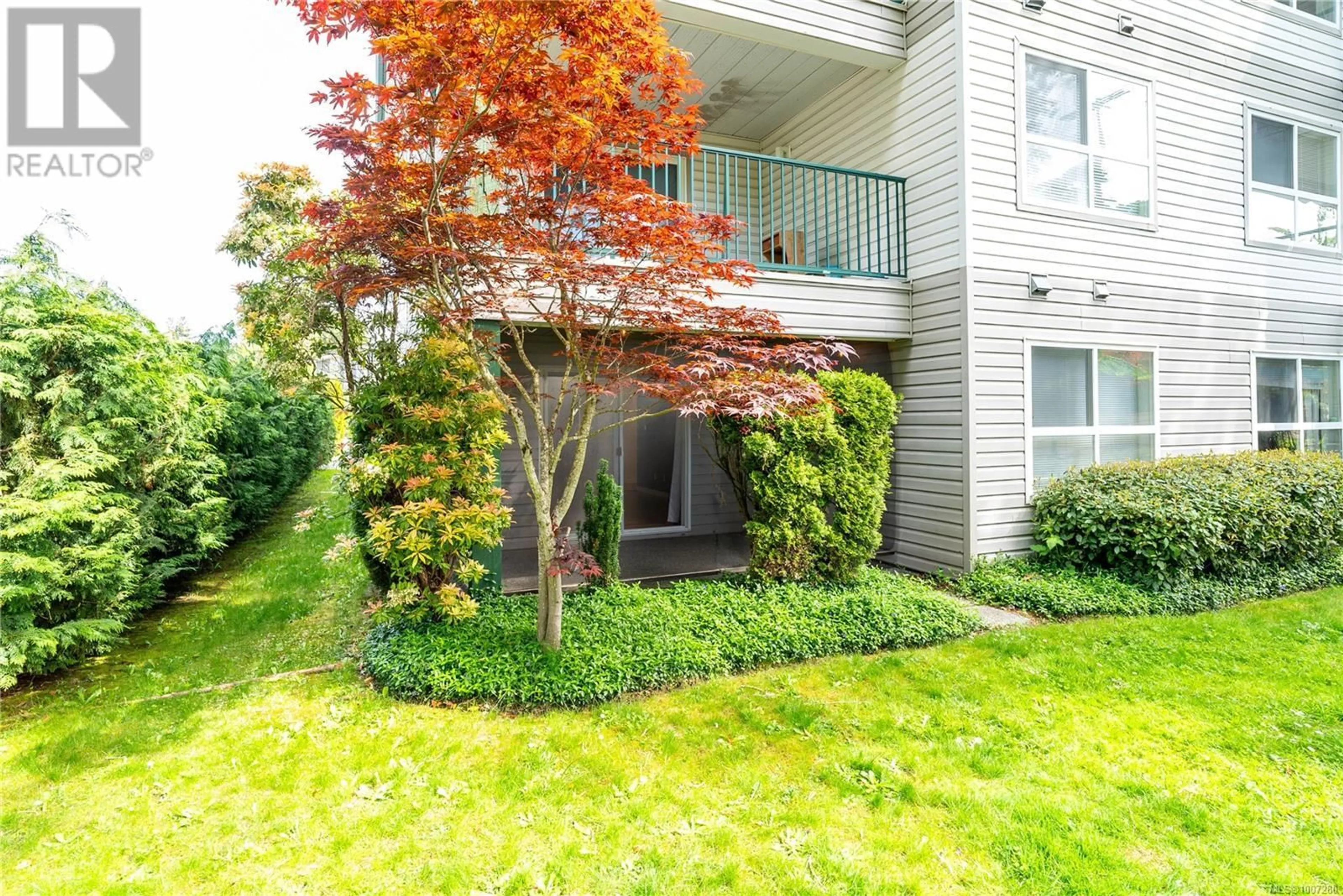 Patio, water/lake/river/ocean view for 103 - 690 3RD STREET, Nanaimo British Columbia V9R1W8