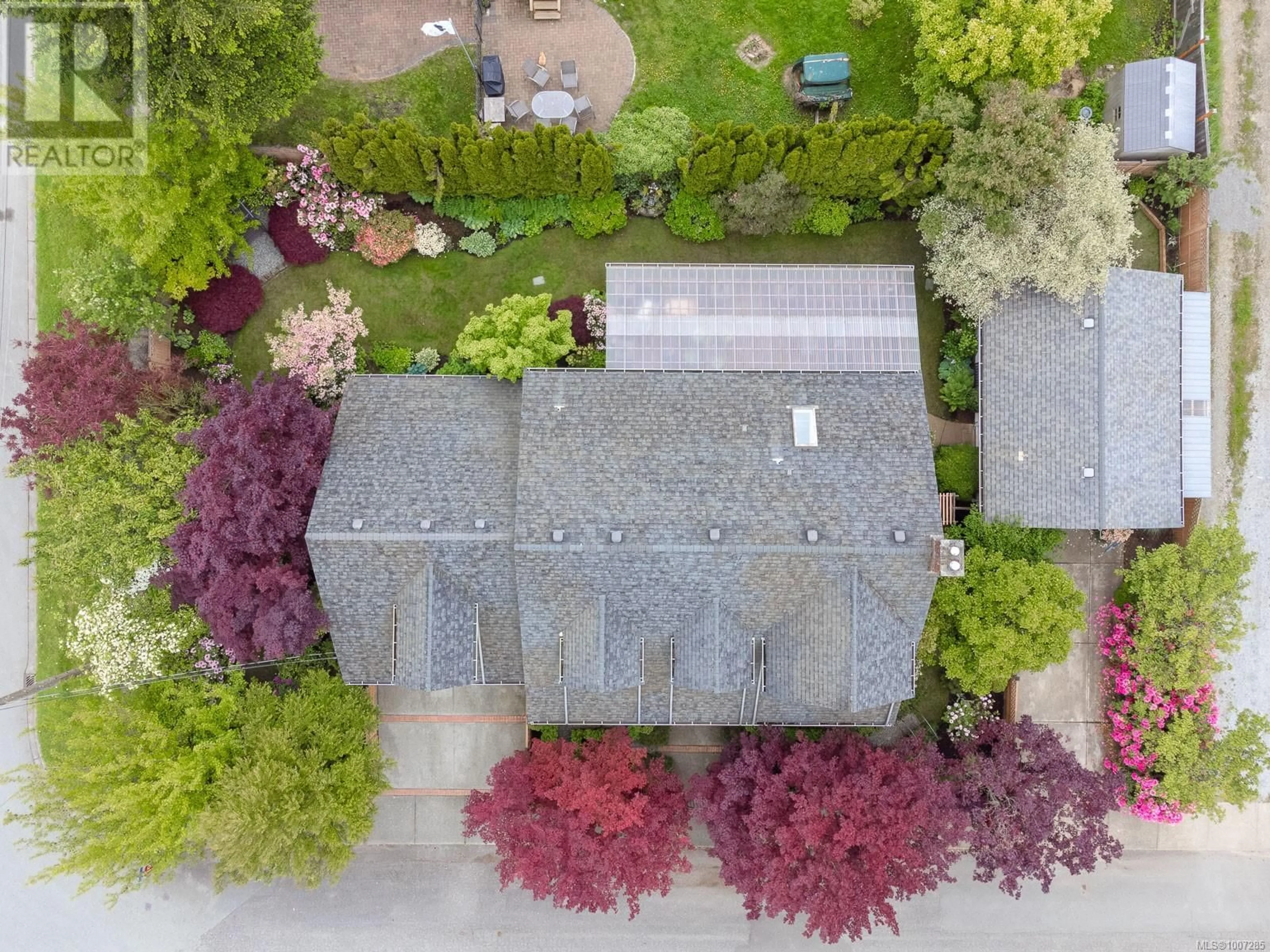 A pic from outside/outdoor area/front of a property/back of a property/a pic from drone, street for 3867 5TH AVENUE, Port Alberni British Columbia V9Y4K5