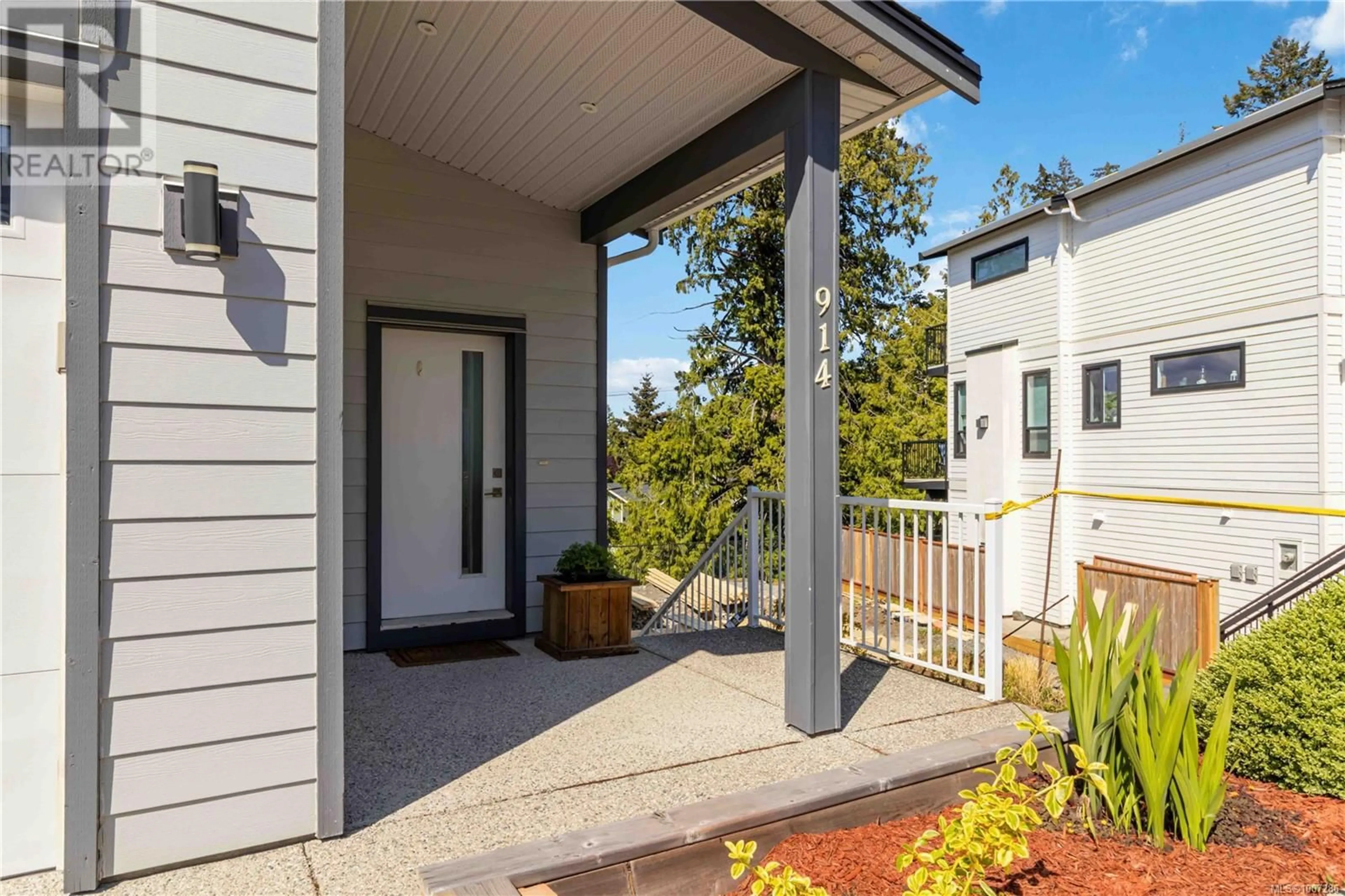 Unknown for 914 PEACE KEEPING CRESCENT, Langford British Columbia V9C2P4