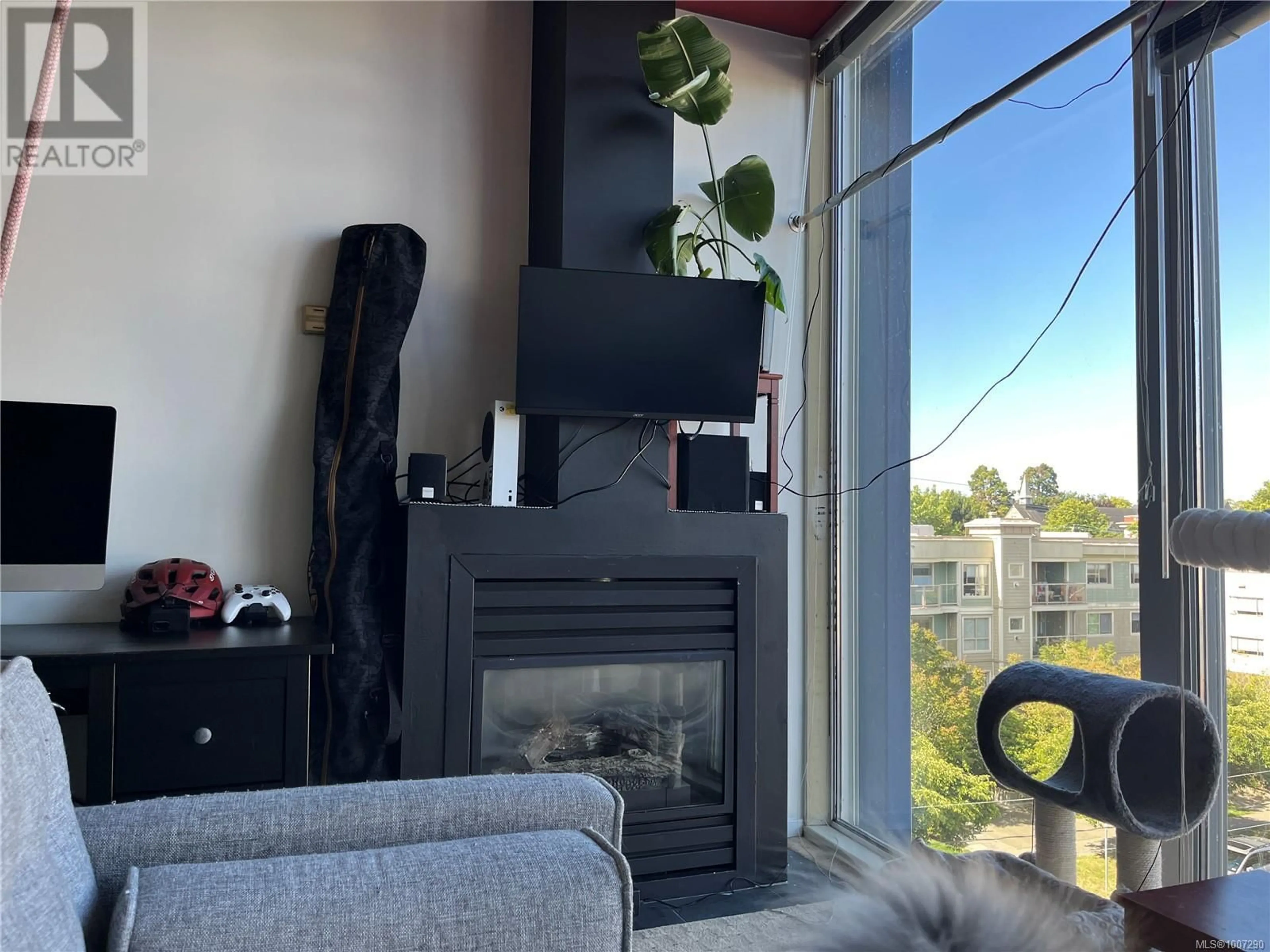 A pic of a room for 418 - 1061 FORT STREET, Victoria British Columbia V8V5A1