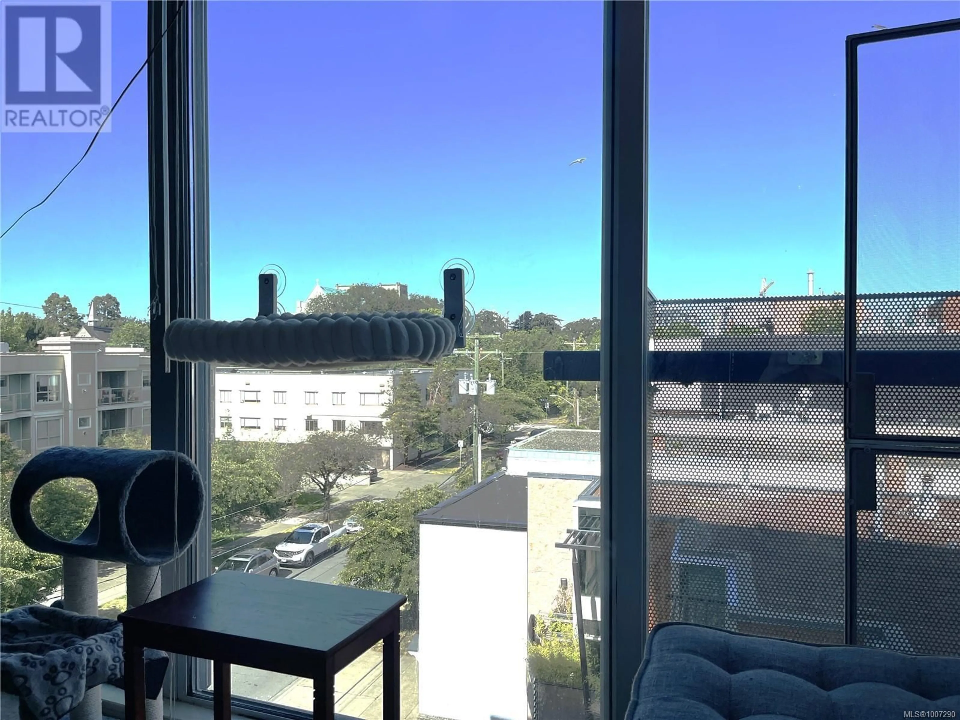 A pic of a room for 418 - 1061 FORT STREET, Victoria British Columbia V8V5A1