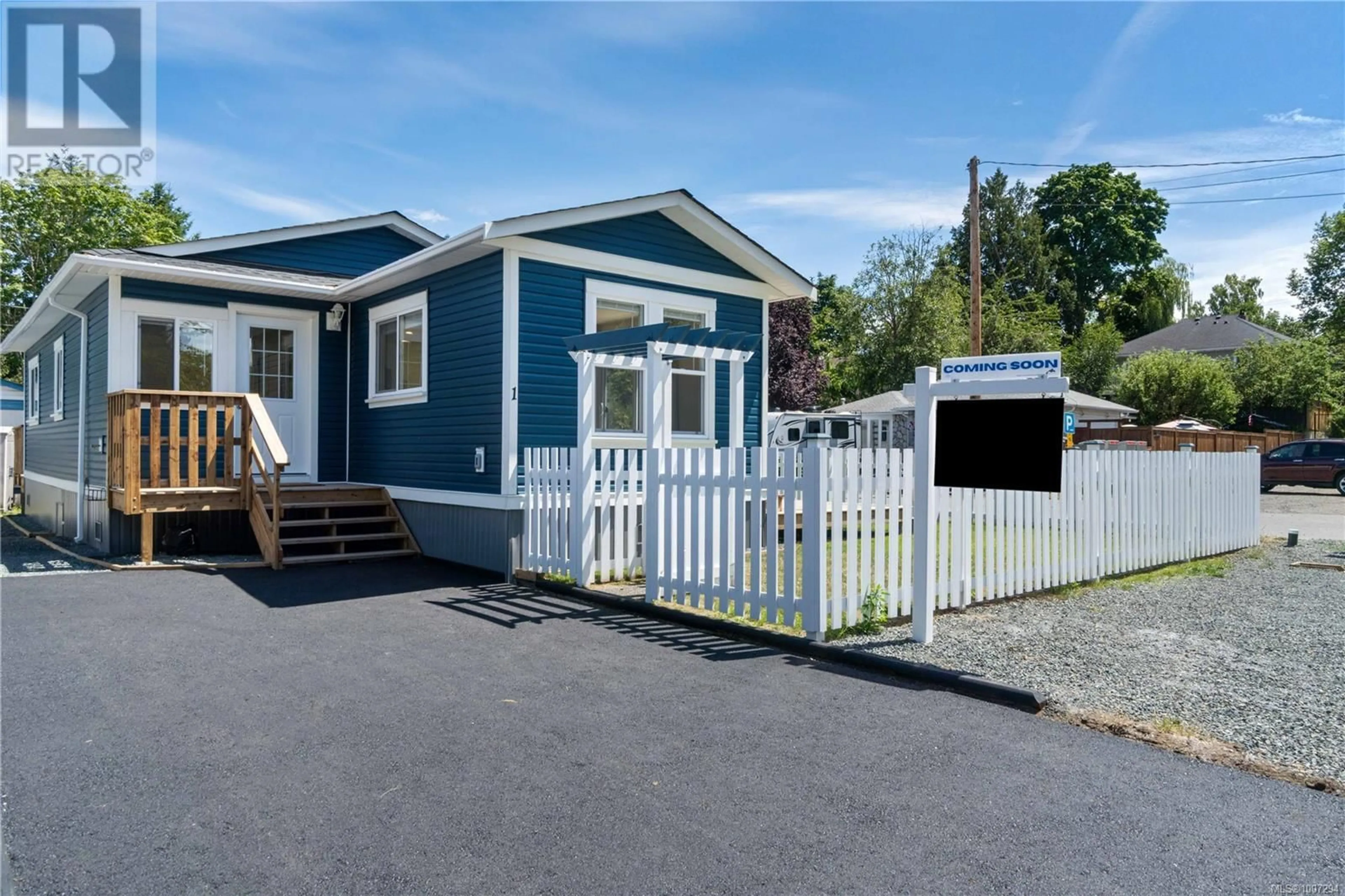 Home with vinyl exterior material, street for 1 - 150 CORFIELD STREET NORTH, Parksville British Columbia V9P1T9