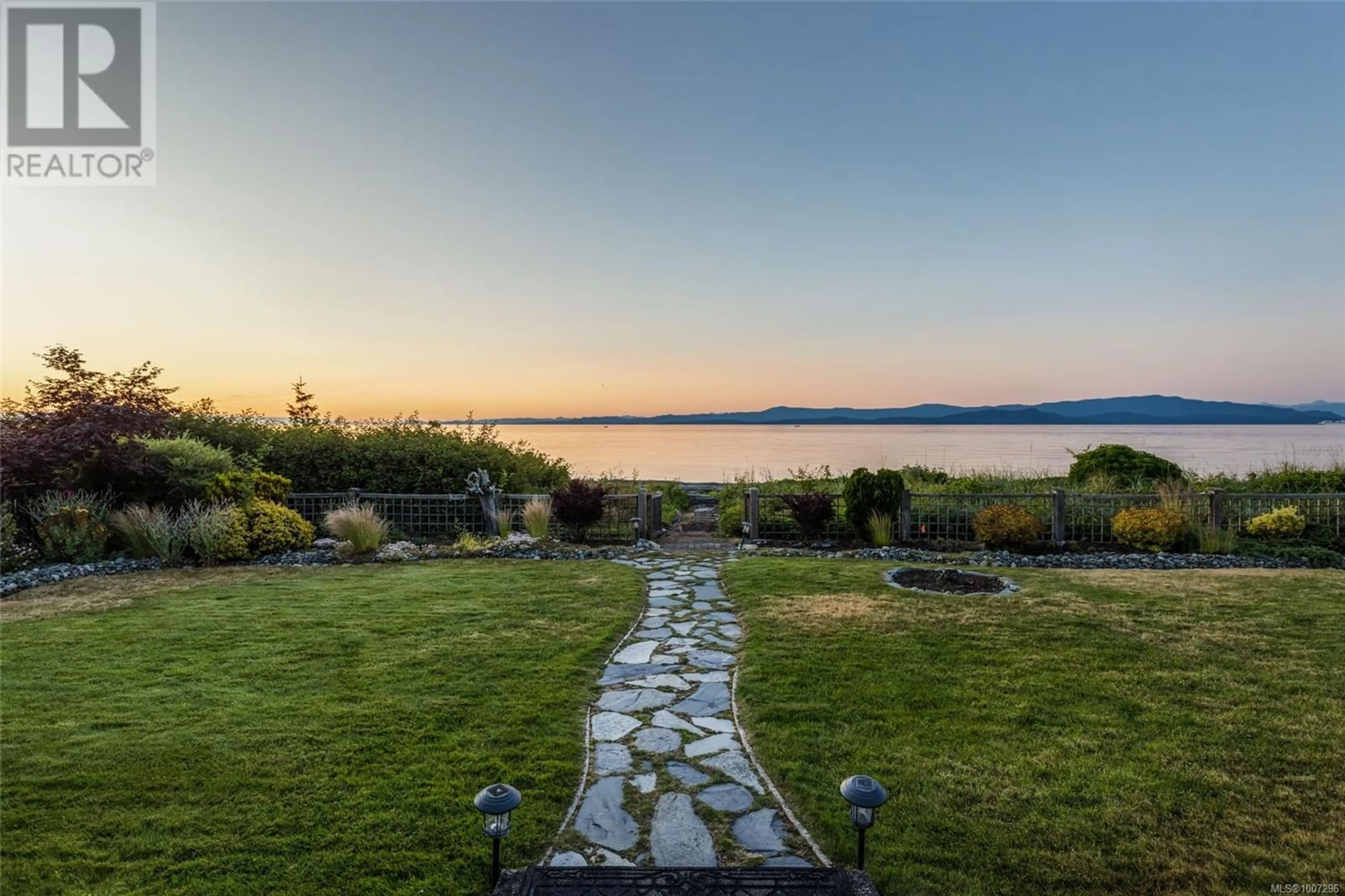 Patio, water/lake/river/ocean view for 1489 ADMIRAL TRYON BOULEVARD, Parksville British Columbia V9P1Y3