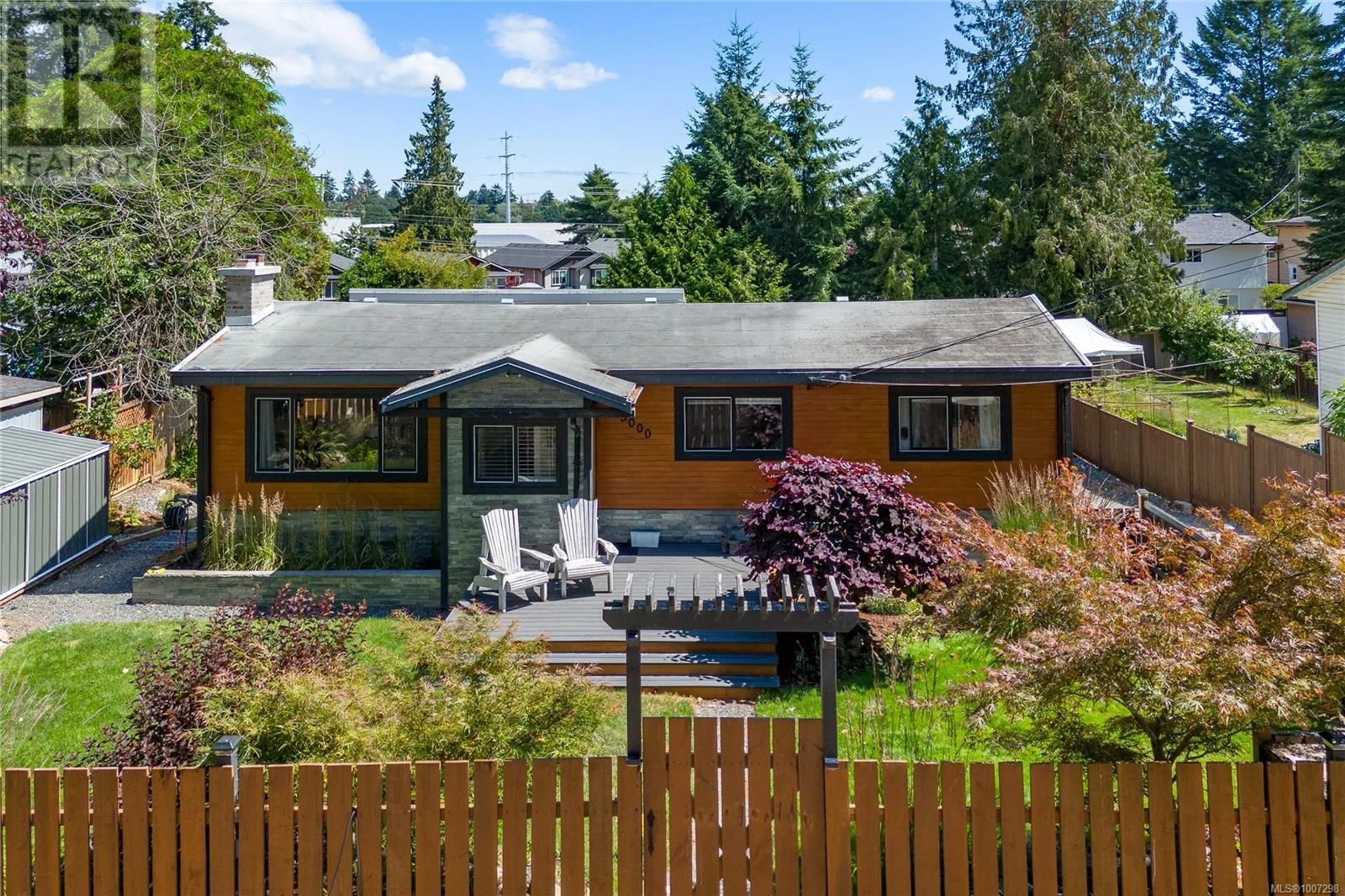 A pic from outside/outdoor area/front of a property/back of a property/a pic from drone, street for 3000 GLEN LAKE ROAD, Langford British Columbia V9B4B1