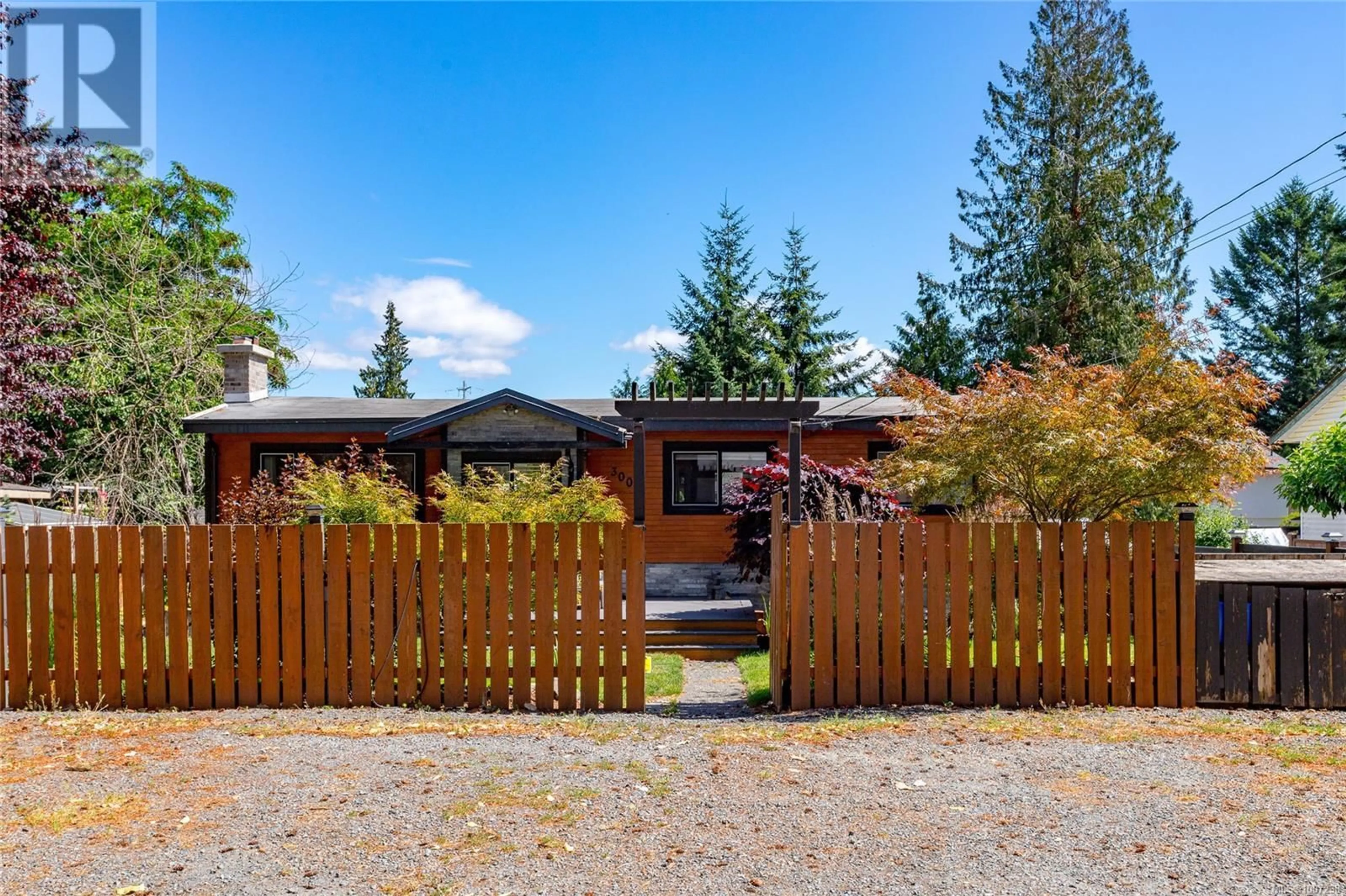 A pic from outside/outdoor area/front of a property/back of a property/a pic from drone, unknown for 3000 GLEN LAKE ROAD, Langford British Columbia V9B4B1
