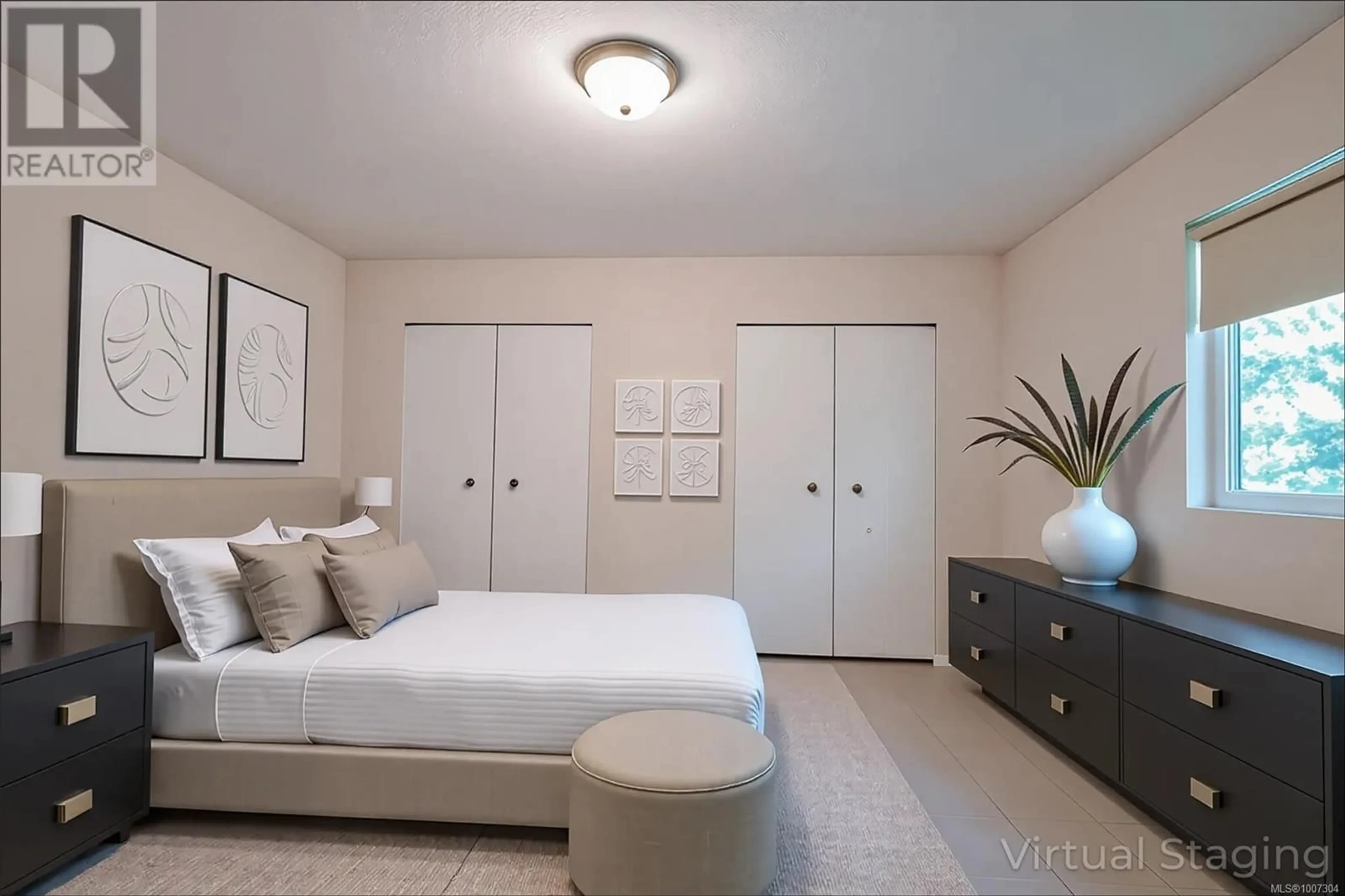 Bedroom with bed, unknown for 655 DOGWOOD ROAD, Qualicum Beach British Columbia V9K1A9