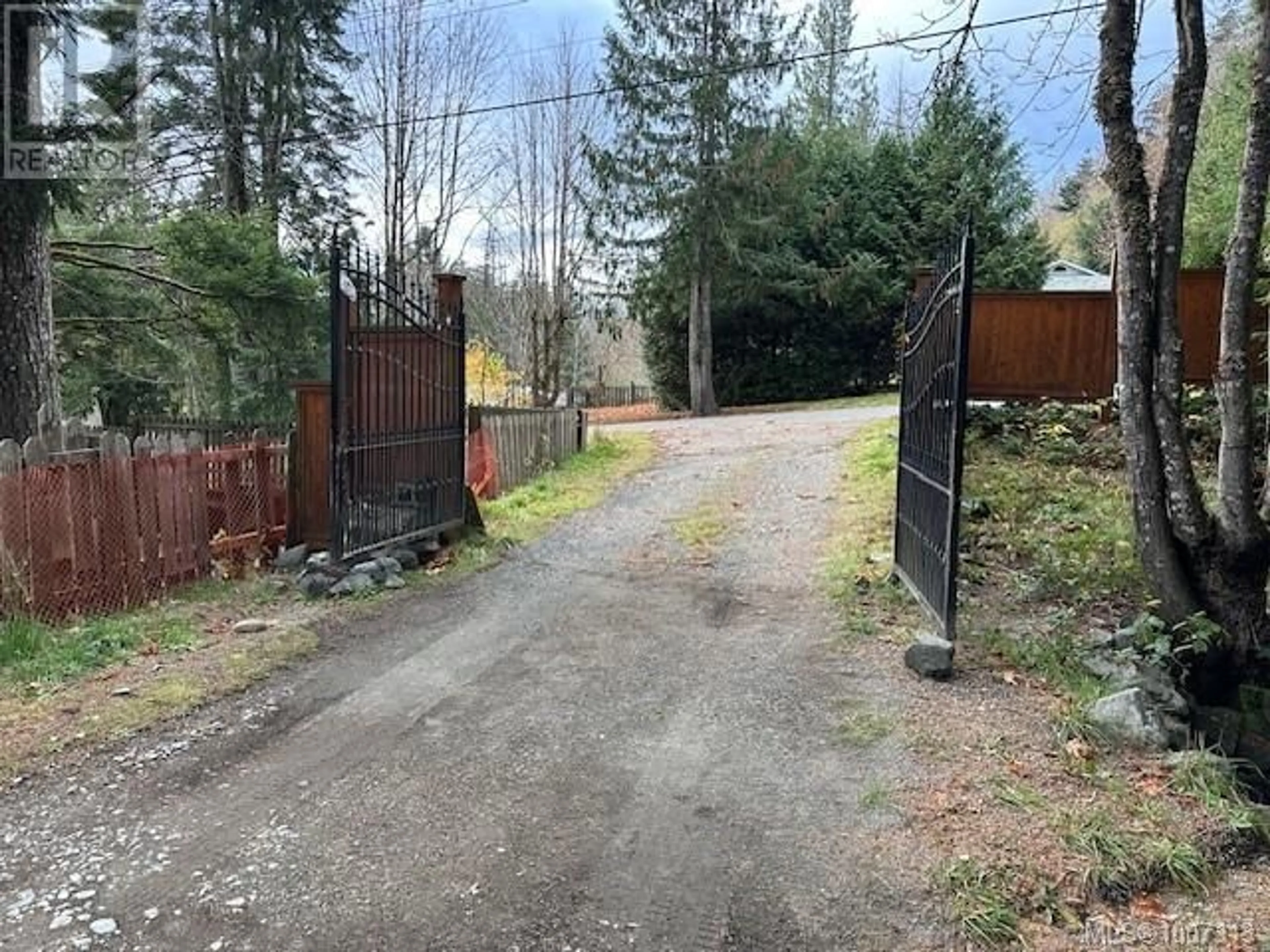 A pic from outside/outdoor area/front of a property/back of a property/a pic from drone, unknown for 7353 NEVA ROAD, Lake Cowichan British Columbia V0R2G0