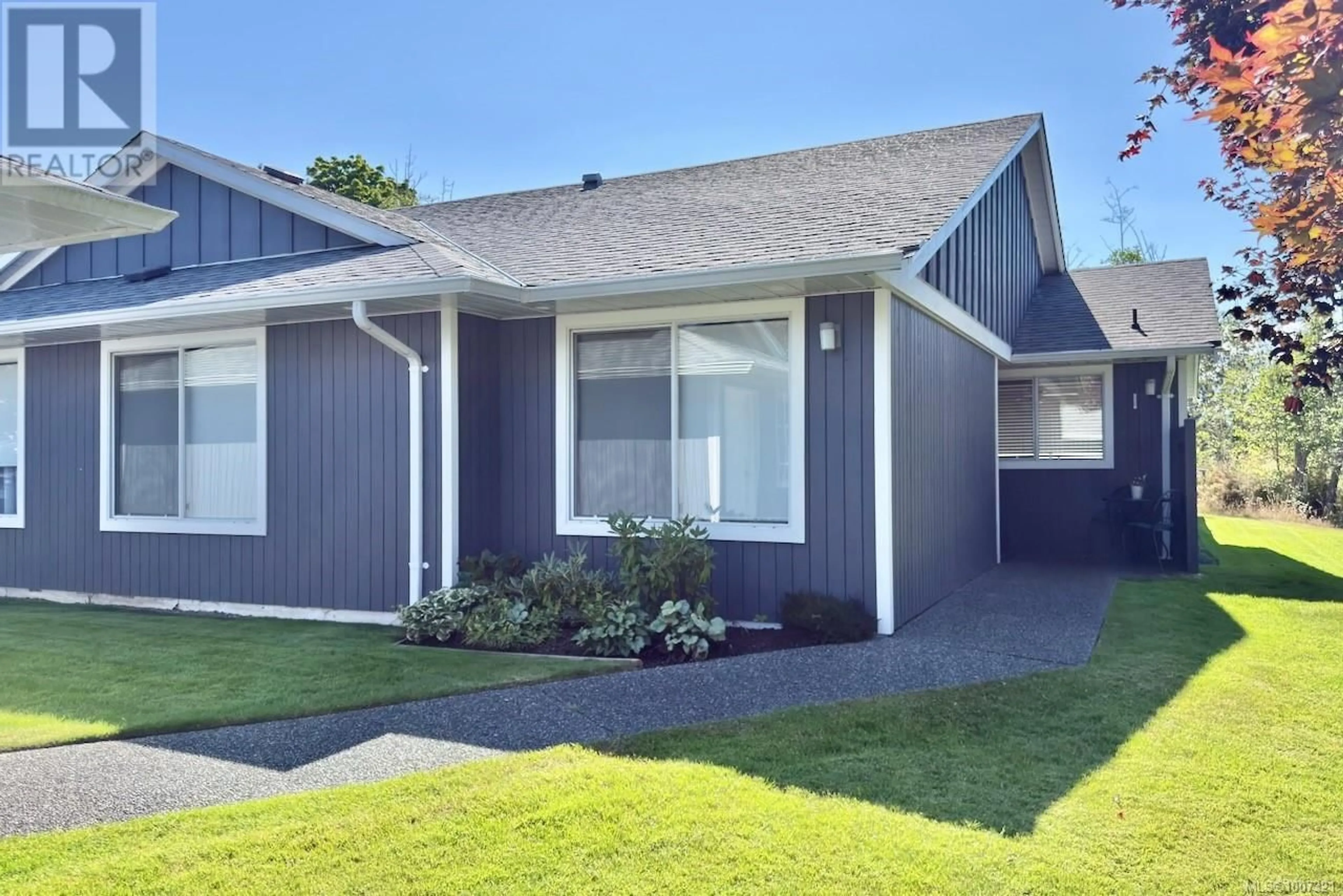 Home with vinyl exterior material, street for 28 - 650 HOYLAKE ROAD WEST, Qualicum Beach British Columbia V9K1P3