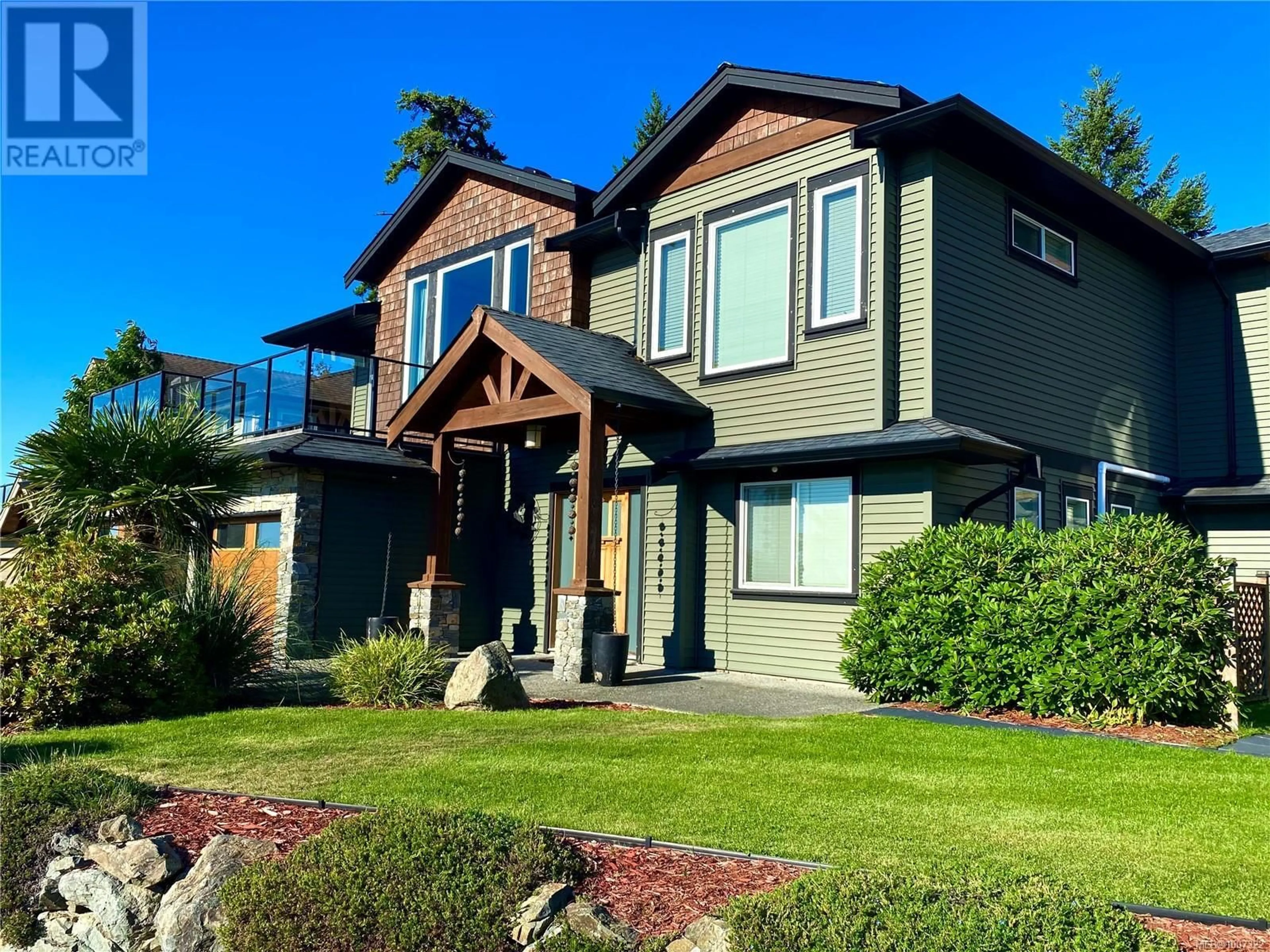 Home with vinyl exterior material, street for 3702 GLEN OAKS DRIVE, Nanaimo British Columbia V9V1N9