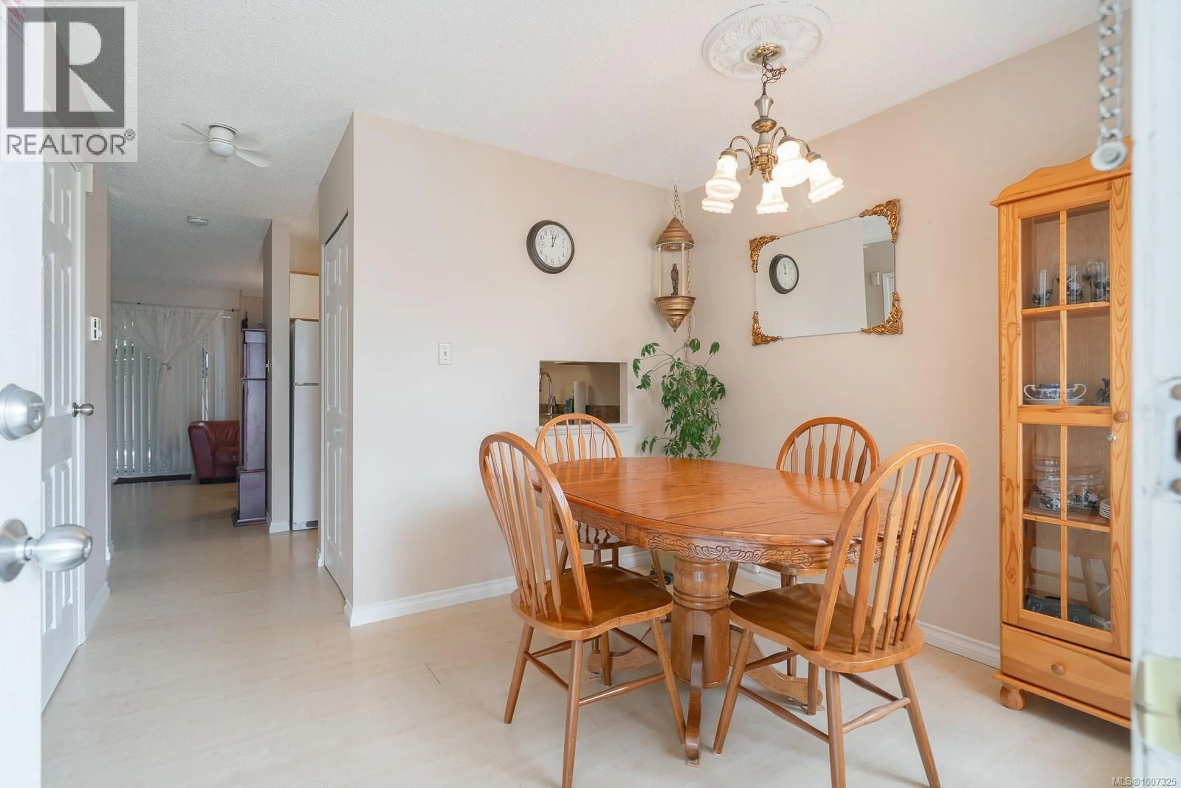 Dining room, ceramic/tile floor for 10 - 444 BRUCE AVENUE, Nanaimo British Columbia V9R5W5