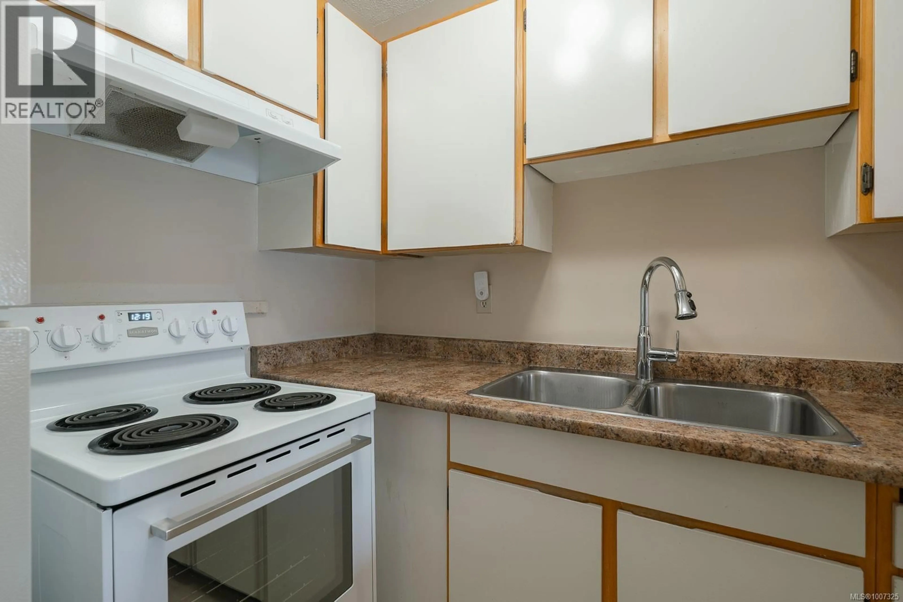 Standard kitchen, unknown for 10 - 444 BRUCE AVENUE, Nanaimo British Columbia V9R5W5