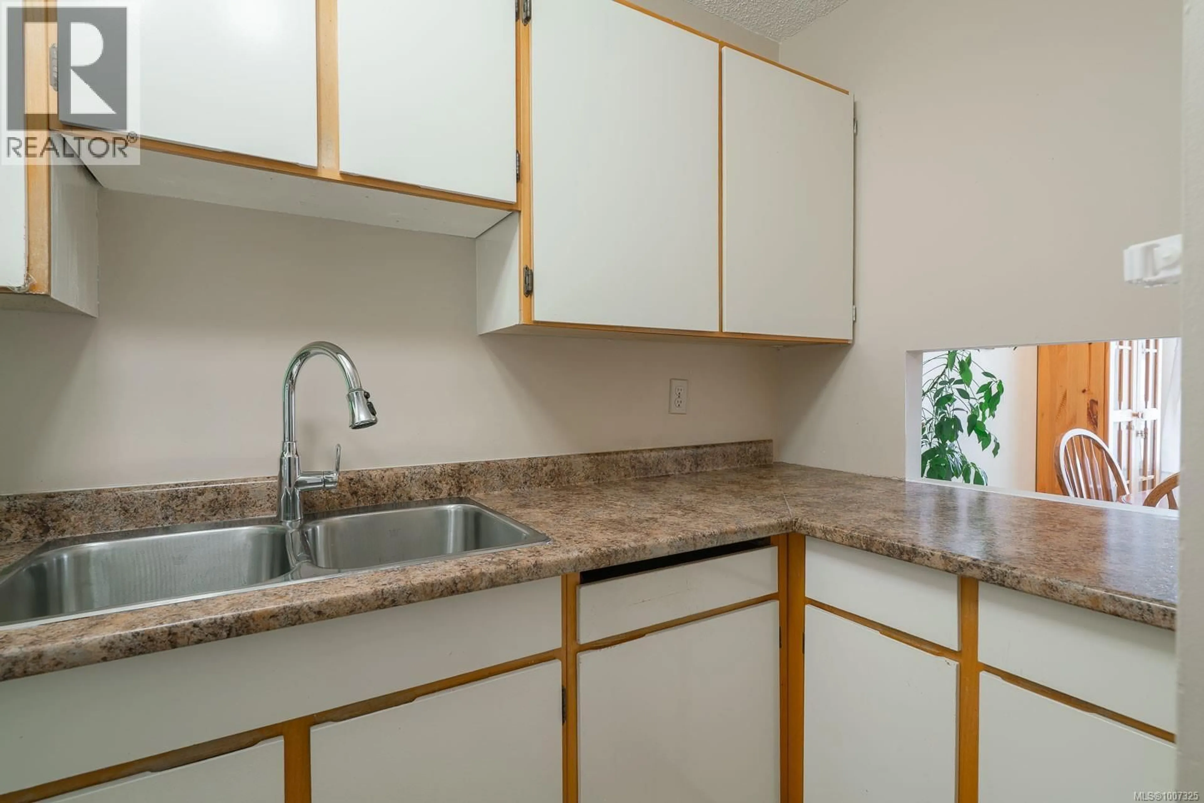 Standard kitchen, unknown for 10 - 444 BRUCE AVENUE, Nanaimo British Columbia V9R5W5