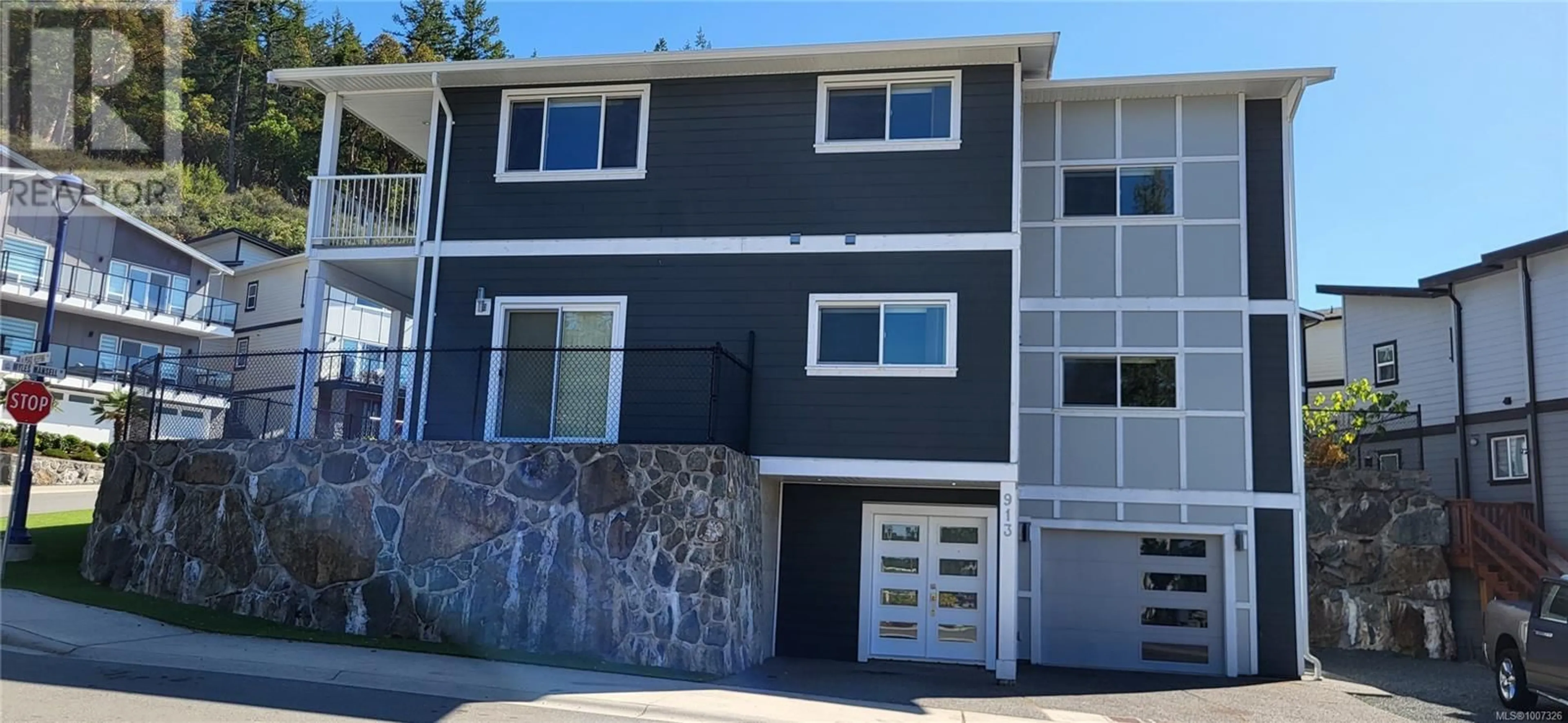 Home with vinyl exterior material, street for 913 PEACE KEEPING CRESCENT, Langford British Columbia V9C0N6
