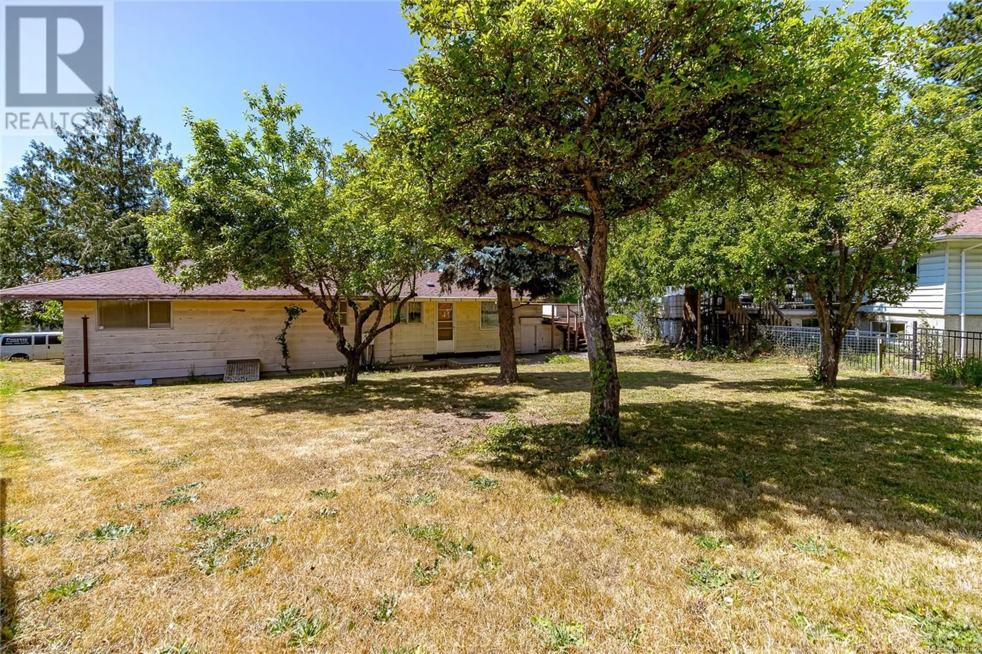A pic from outside/outdoor area/front of a property/back of a property/a pic from drone, unknown for 3665 RAYMOND STREET SOUTH, Saanich British Columbia V8Z4J9