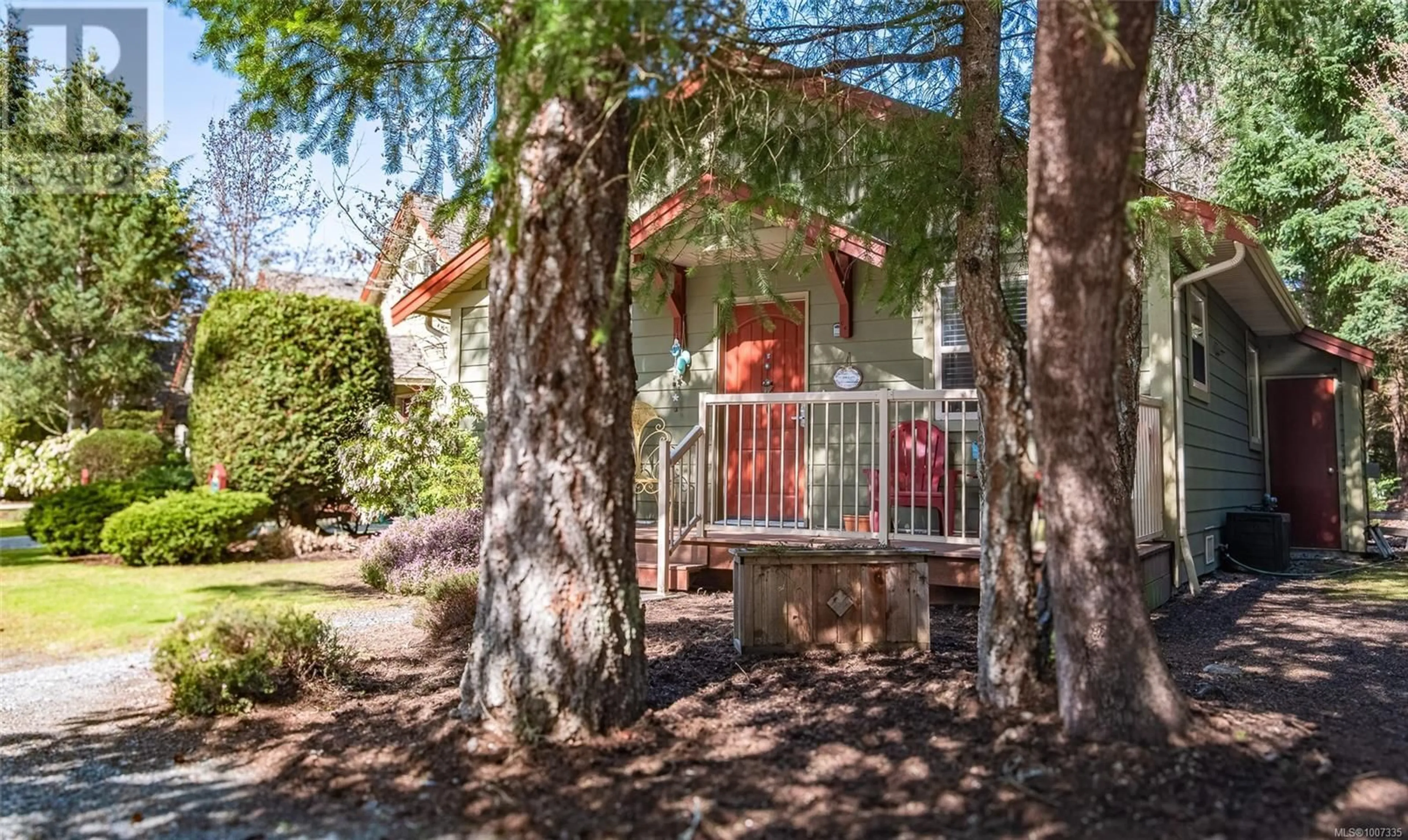 A pic from outside/outdoor area/front of a property/back of a property/a pic from drone, street for 161 - 1080 RESORT DRIVE, Parksville British Columbia V9P2G9