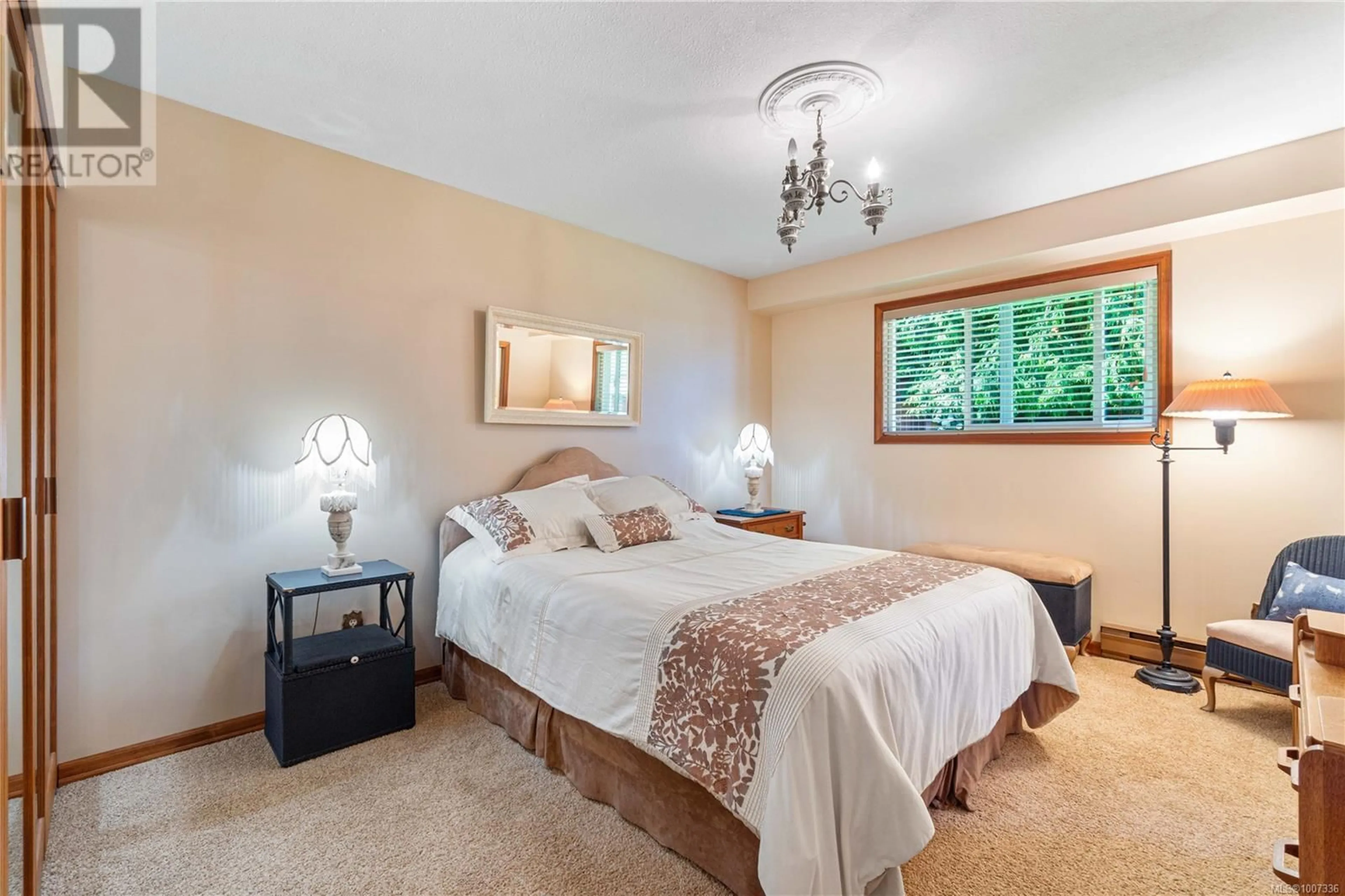 Bedroom with bed, unknown for 694 WEDGEWOOD CRESCENT, Parksville British Columbia V9P1B6
