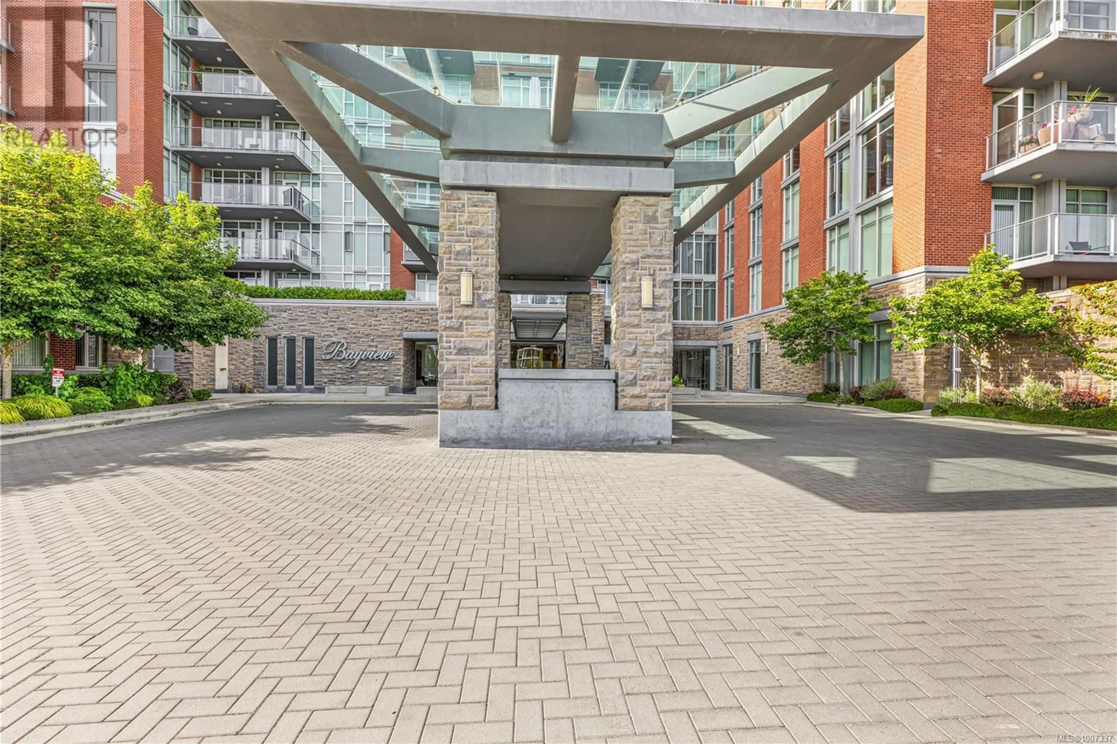 Indoor foyer for 112 - 100 SAGHALIE ROAD, Victoria British Columbia V9A0A1