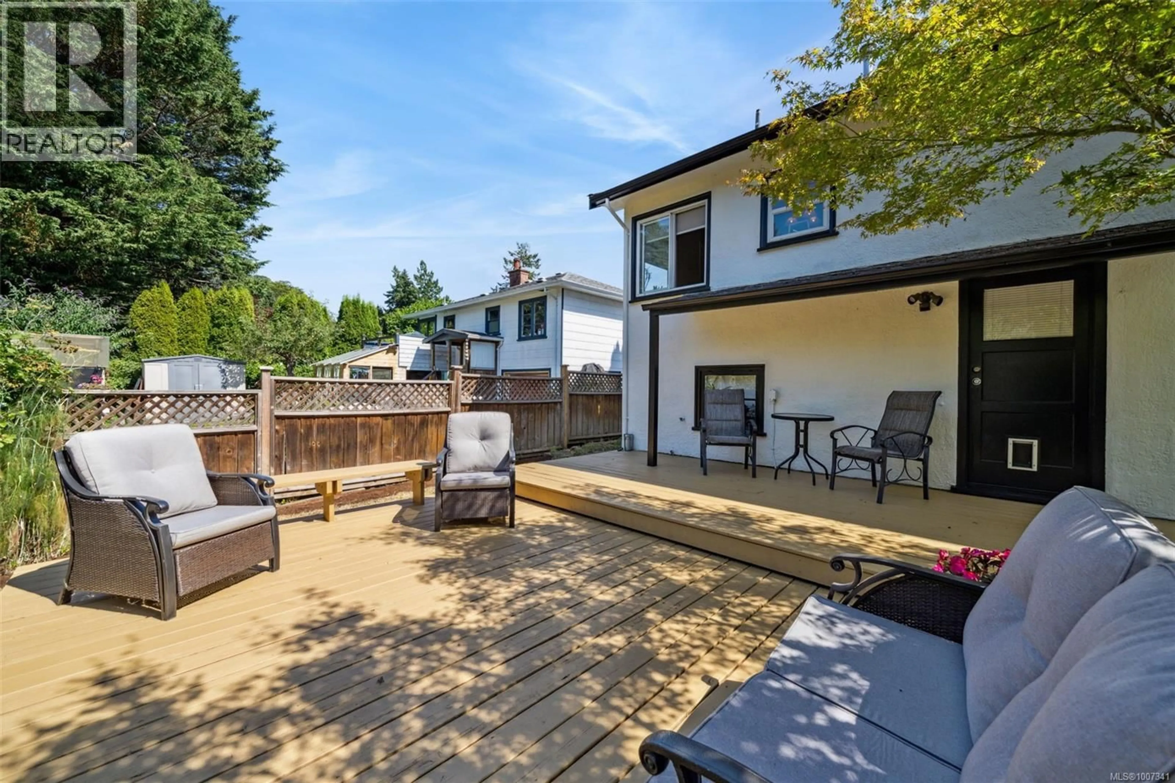 Unknown for 1042 LODGE AVENUE, Saanich British Columbia V8X3A8