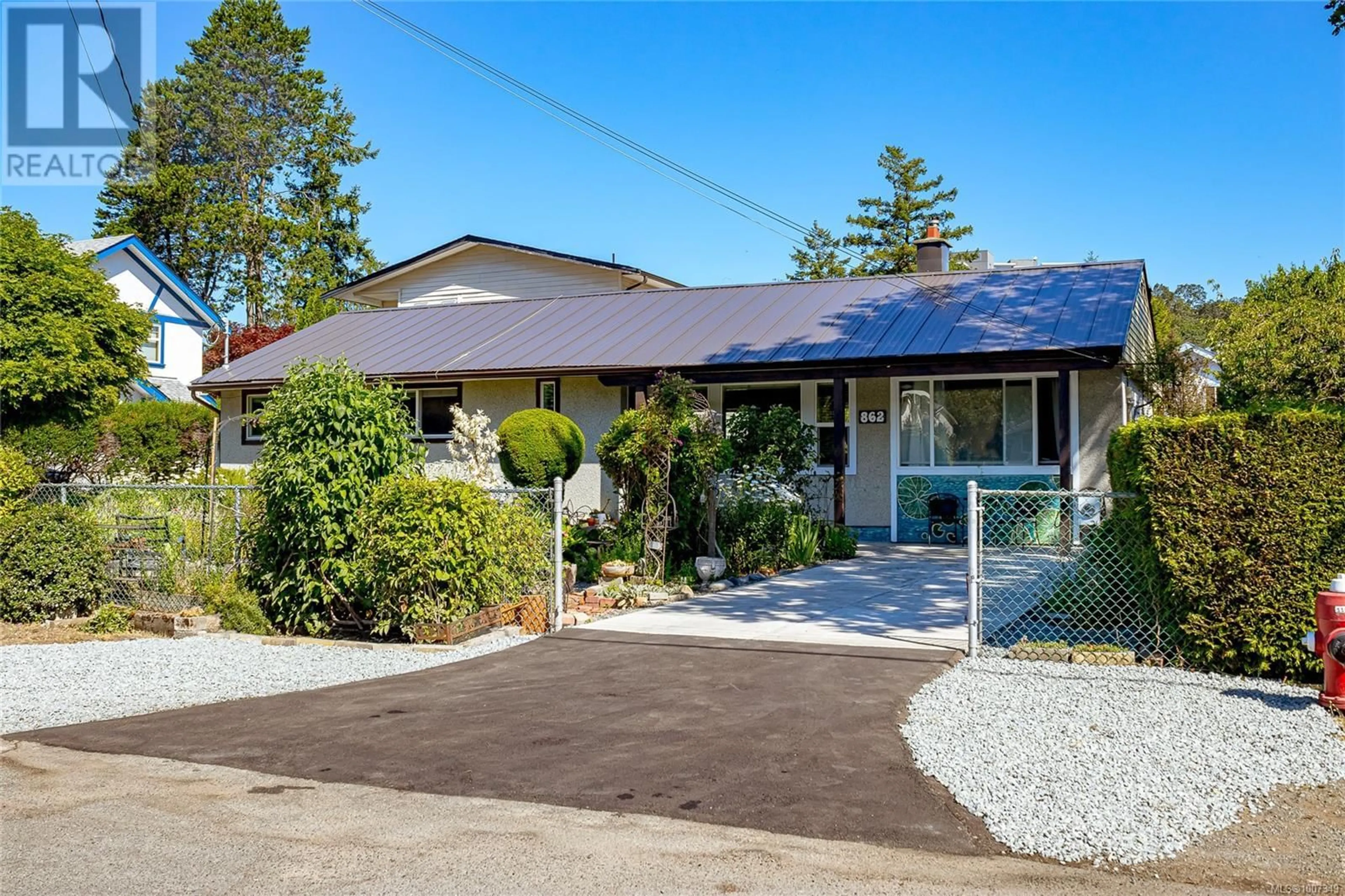 Unknown for 862 CANTERBURY ROAD, Saanich British Columbia V8X3E6