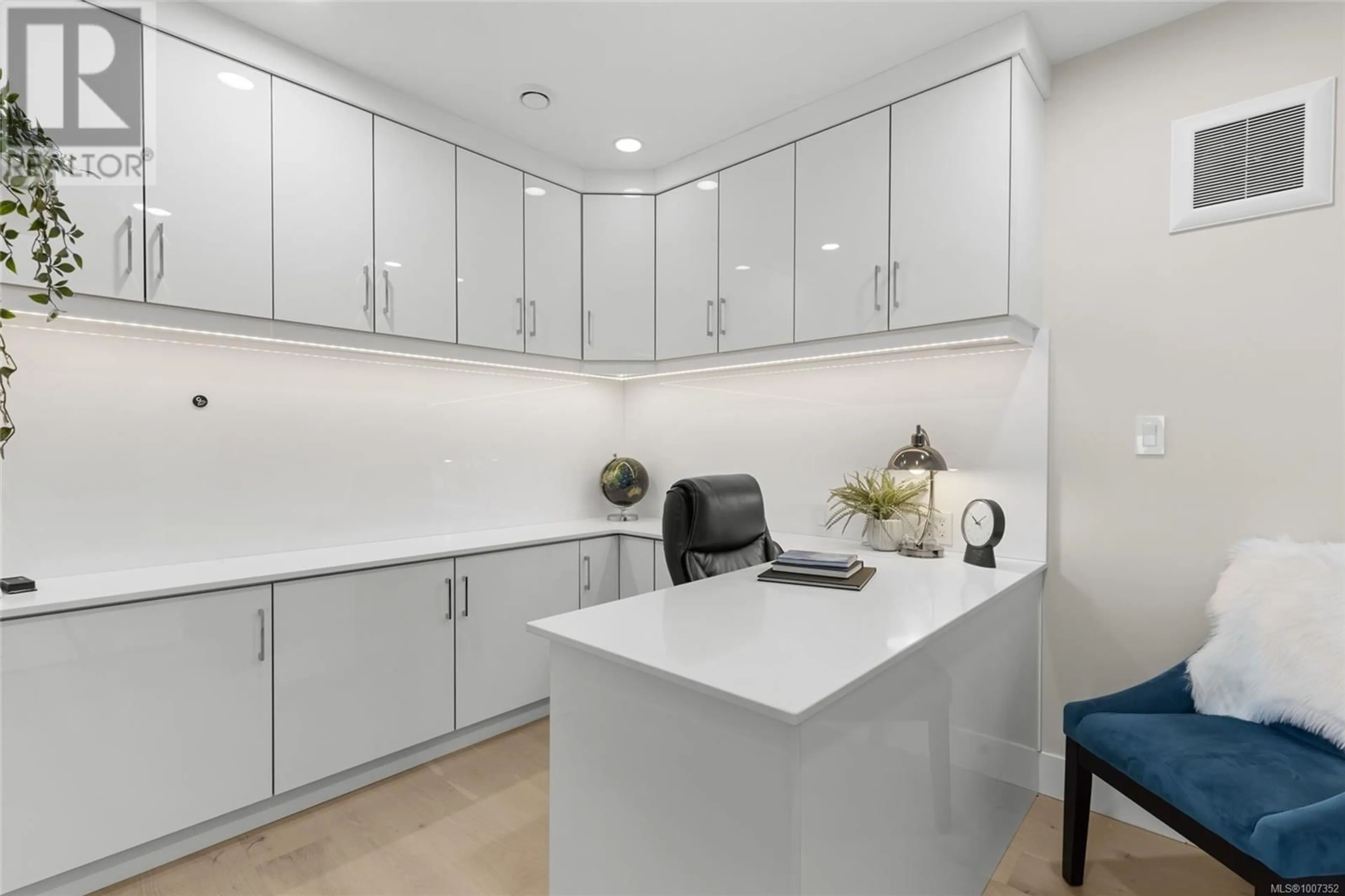 Unknown for 4238 HAYDEN COURT, Saanich British Columbia V8Z6S2