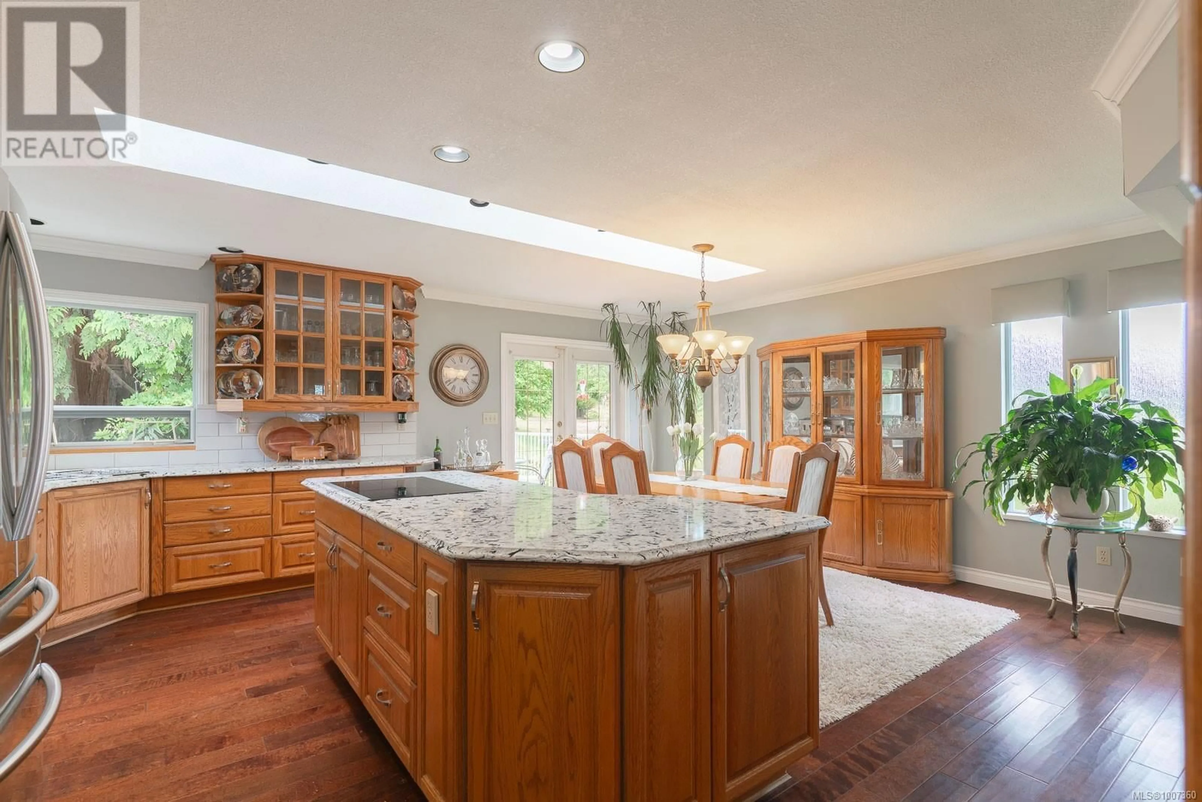 Open concept kitchen, ceramic/tile floor for 450 DAVIS ROAD, Ladysmith British Columbia V9G1V5