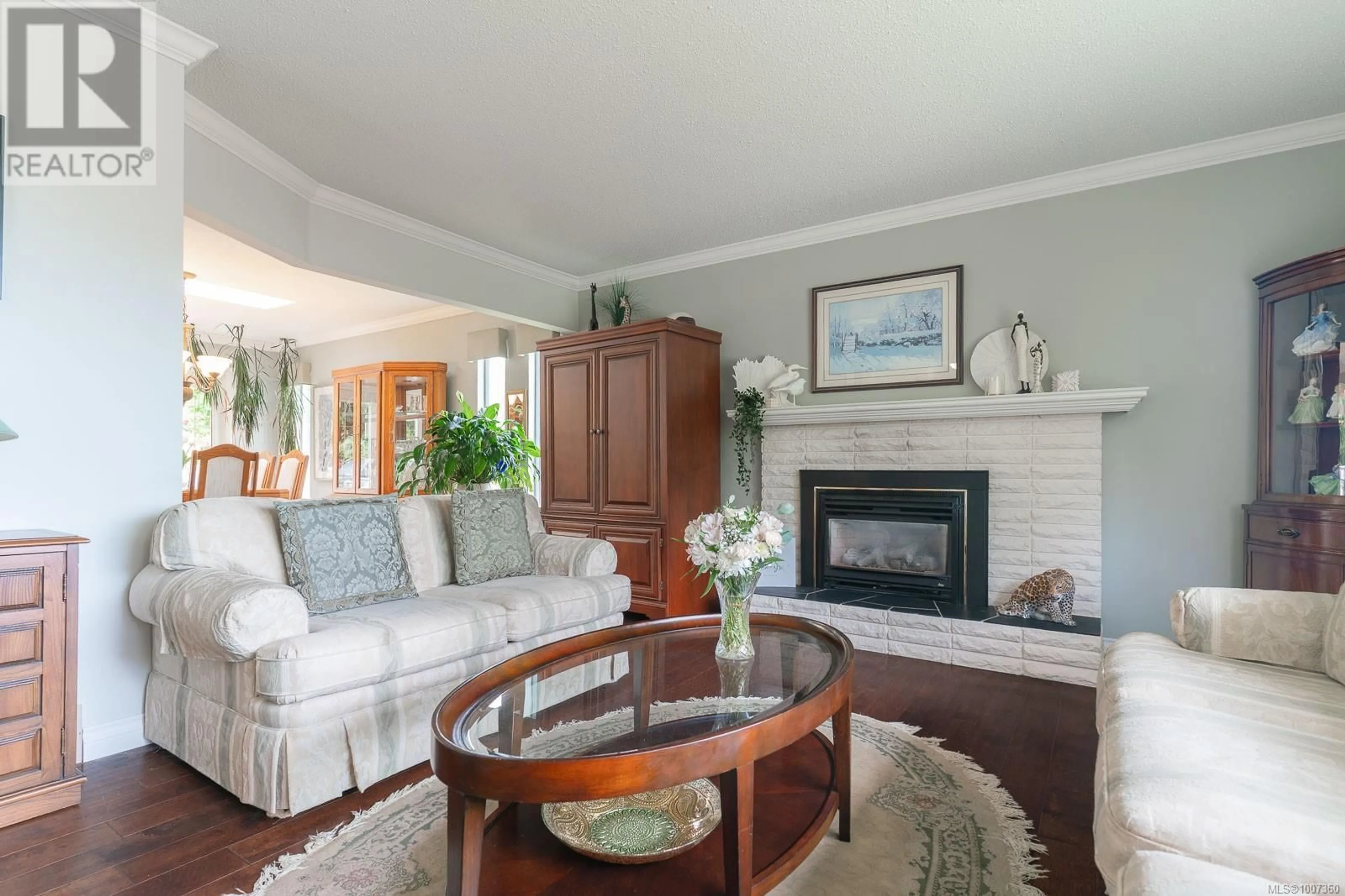 Living room with furniture, unknown for 450 DAVIS ROAD, Ladysmith British Columbia V9G1V5