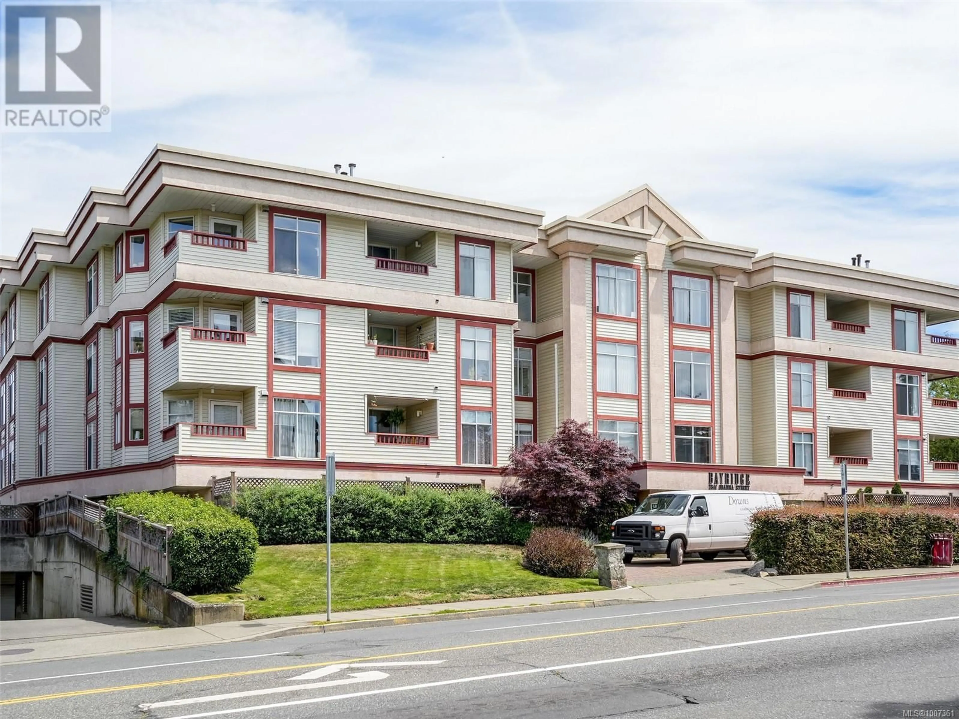 Unknown for 102 - 2511 QUADRA STREET, Victoria British Columbia V8T4E1