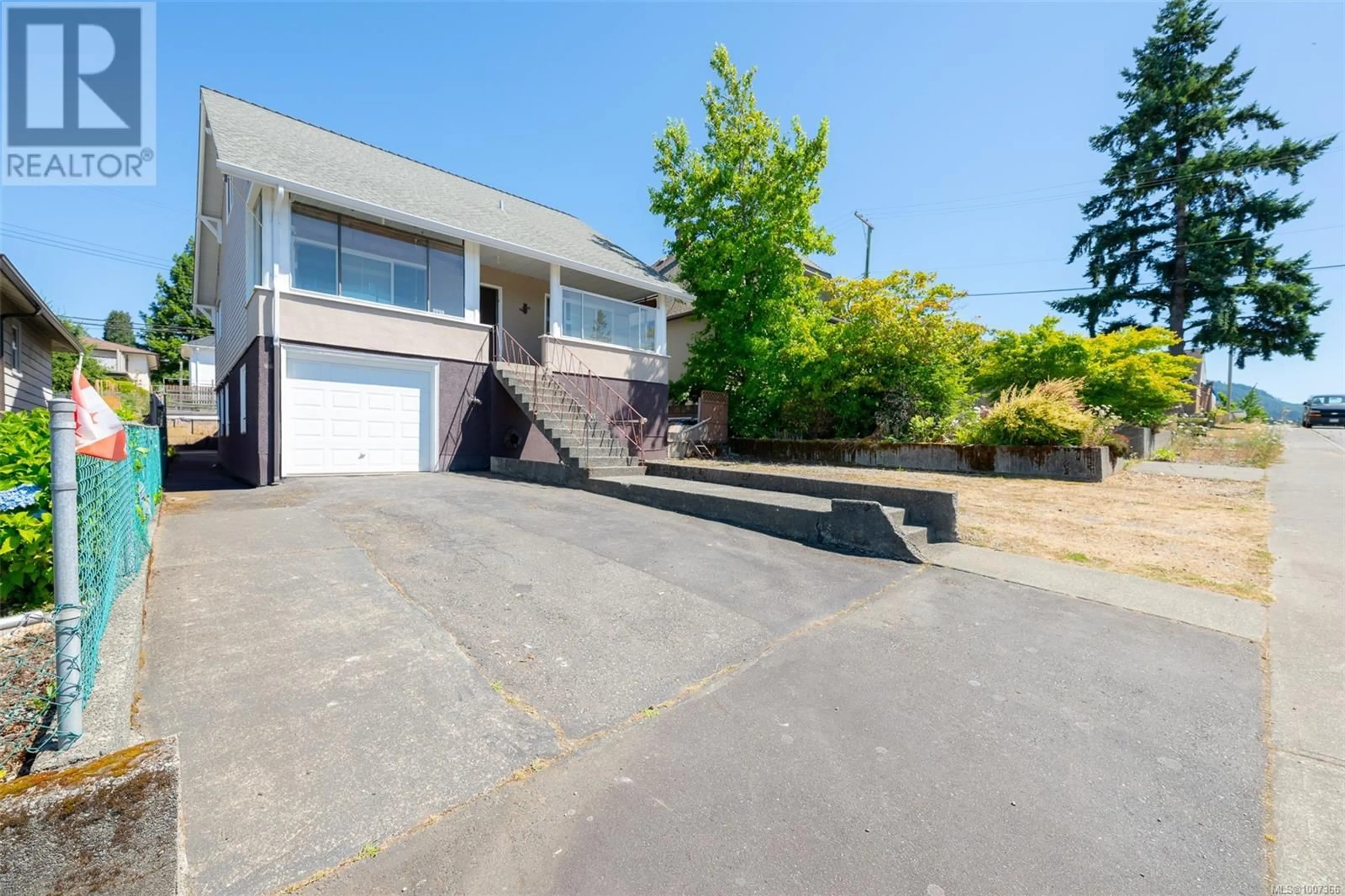 A pic from outside/outdoor area/front of a property/back of a property/a pic from drone, street for 3059 5TH AVENUE, Port Alberni British Columbia V9Y4K5
