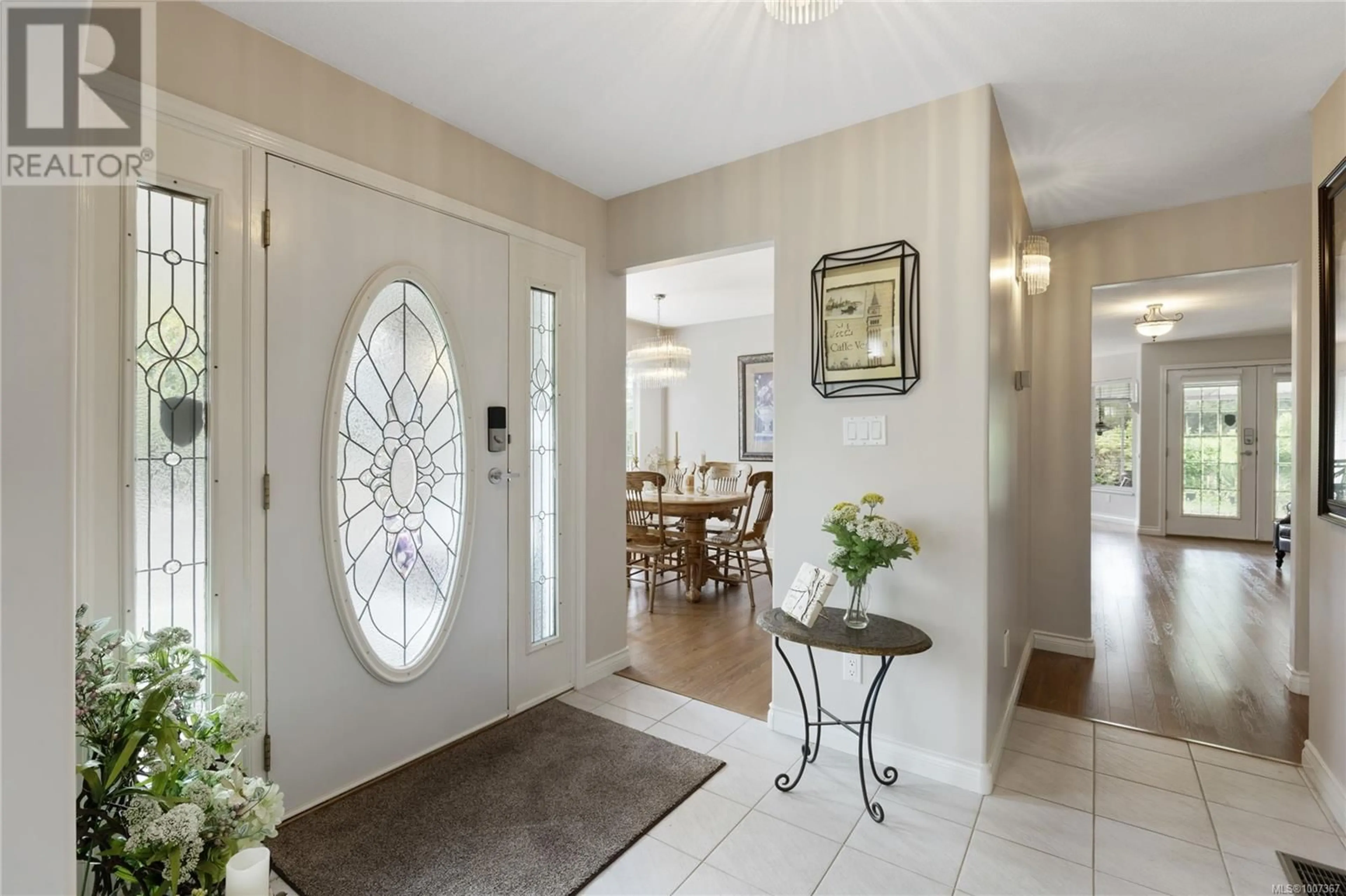 Indoor entryway for 878 FAIRWAYS DRIVE, Qualicum Beach British Columbia V9K2J1