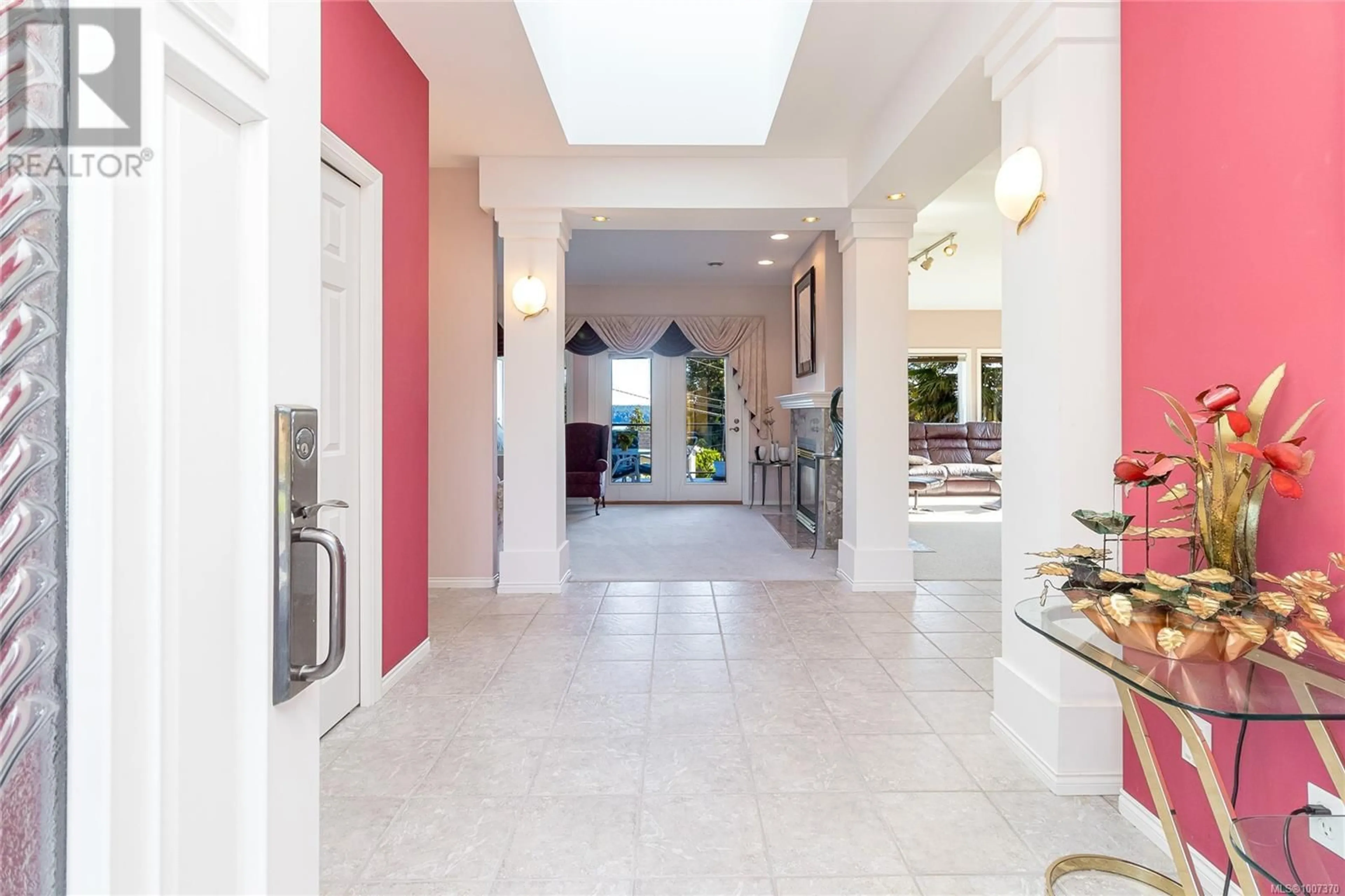 Indoor foyer for 11091 GAIT ROAD, Ladysmith British Columbia V9G1Y9