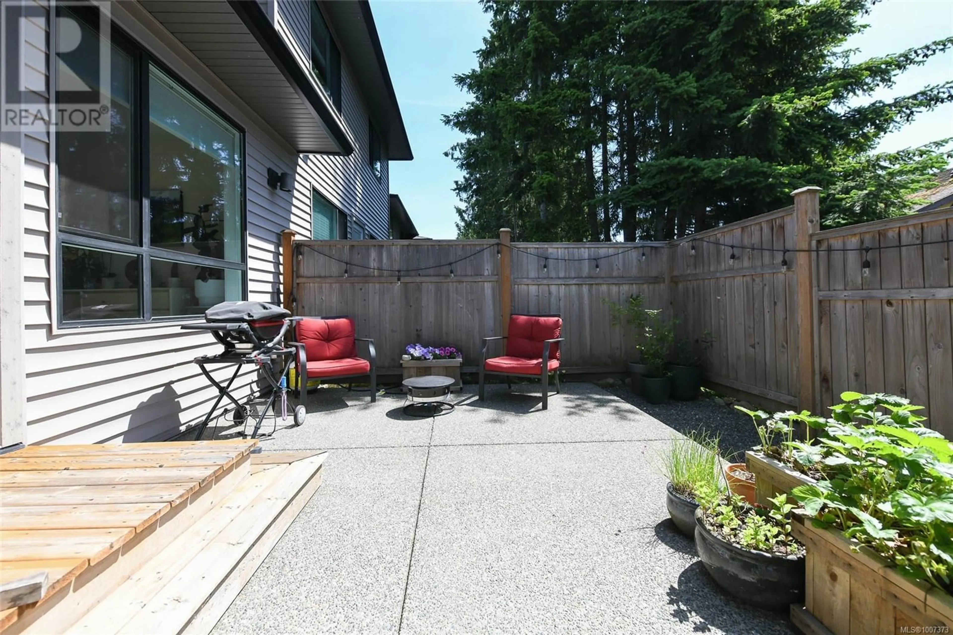 Patio, street for 49 - 2607 KENDAL AVENUE, Cumberland British Columbia V0R1S0