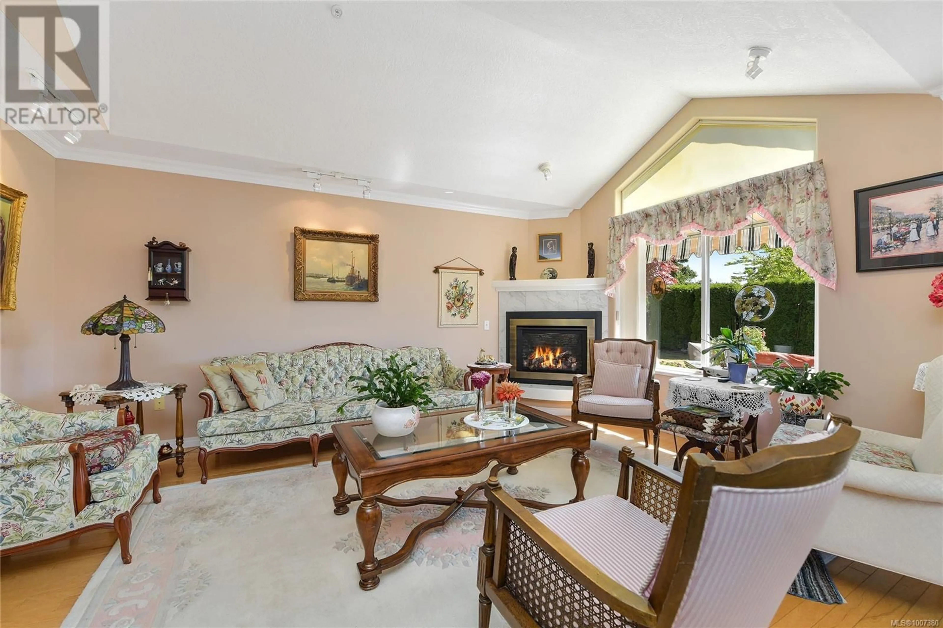 Unknown for 24 - 126 HALLOWELL ROAD, View Royal British Columbia V9A7K2
