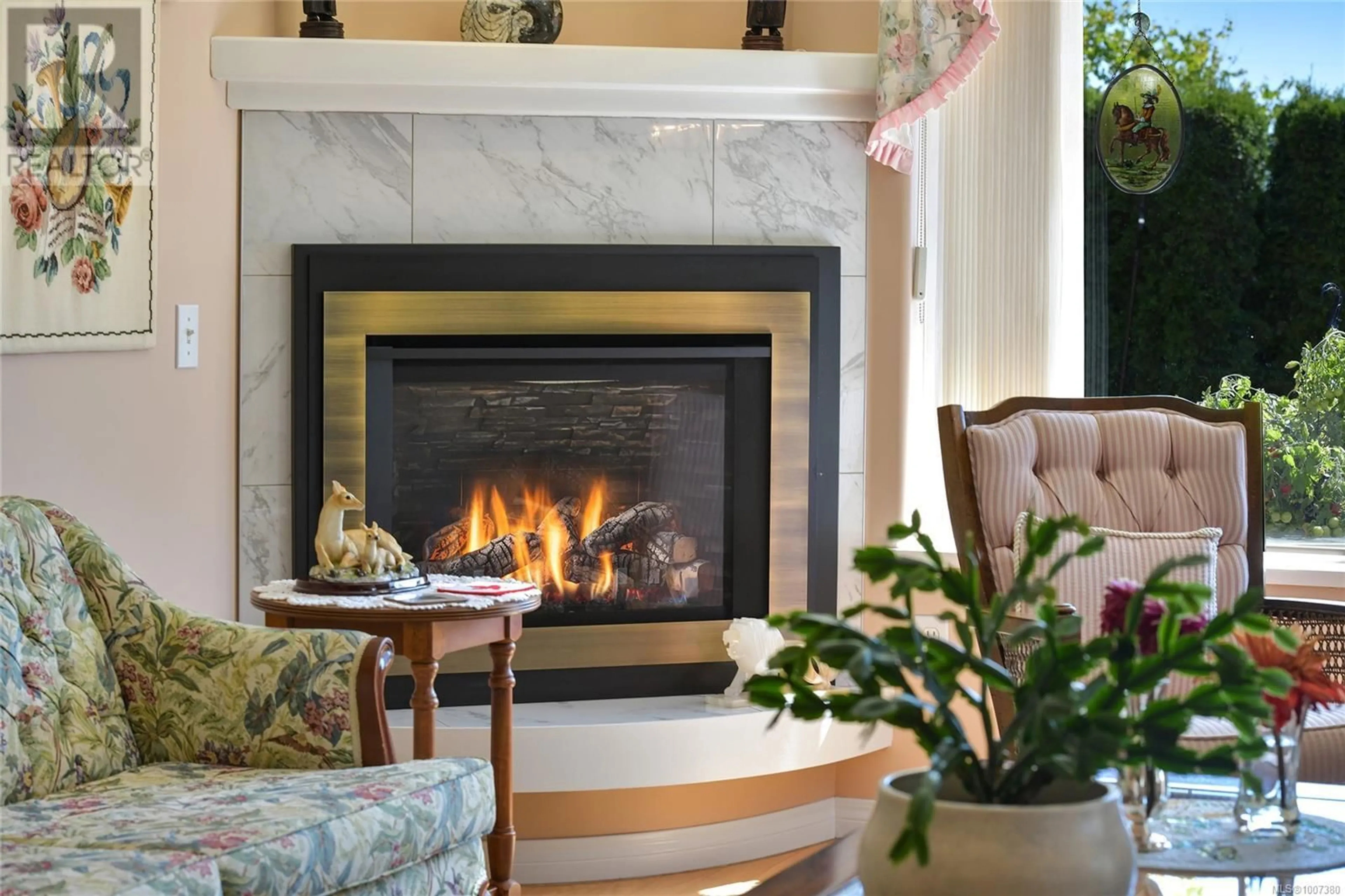 Lobby for 24 - 126 HALLOWELL ROAD, View Royal British Columbia V9A7K2