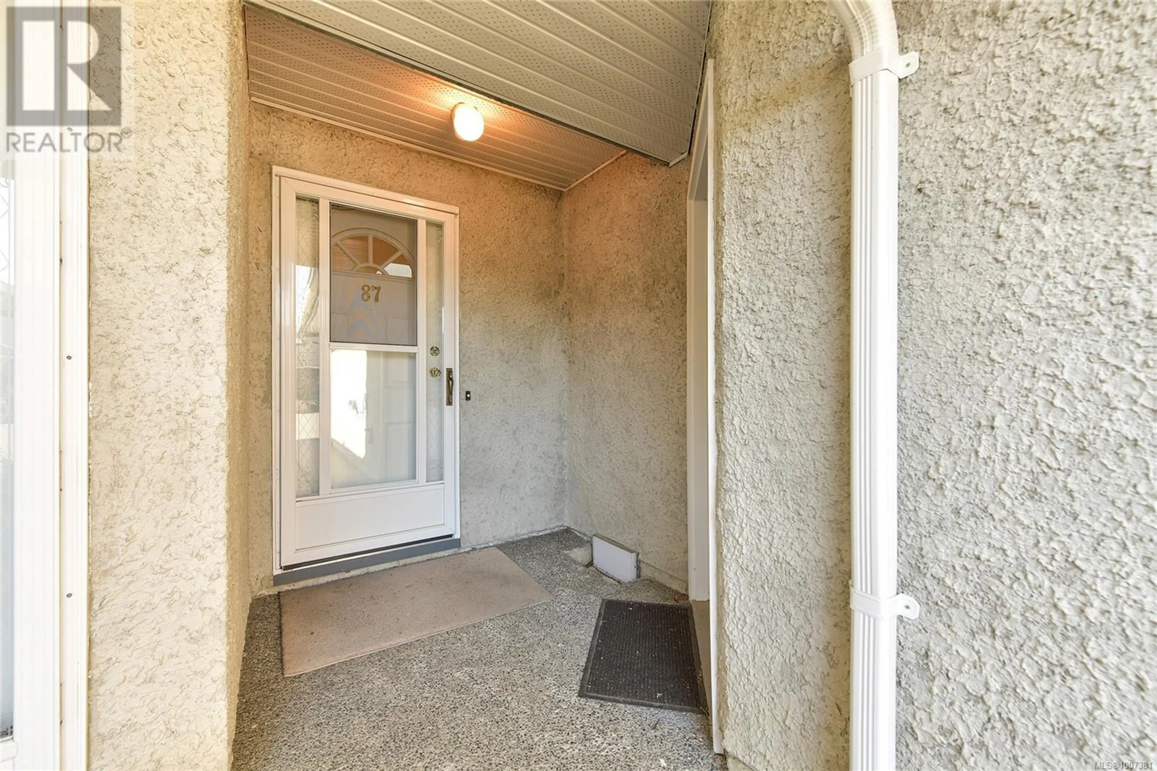 Indoor entryway for 87 - 2600 FERGUSON ROAD, Central Saanich British Columbia V8M2C1