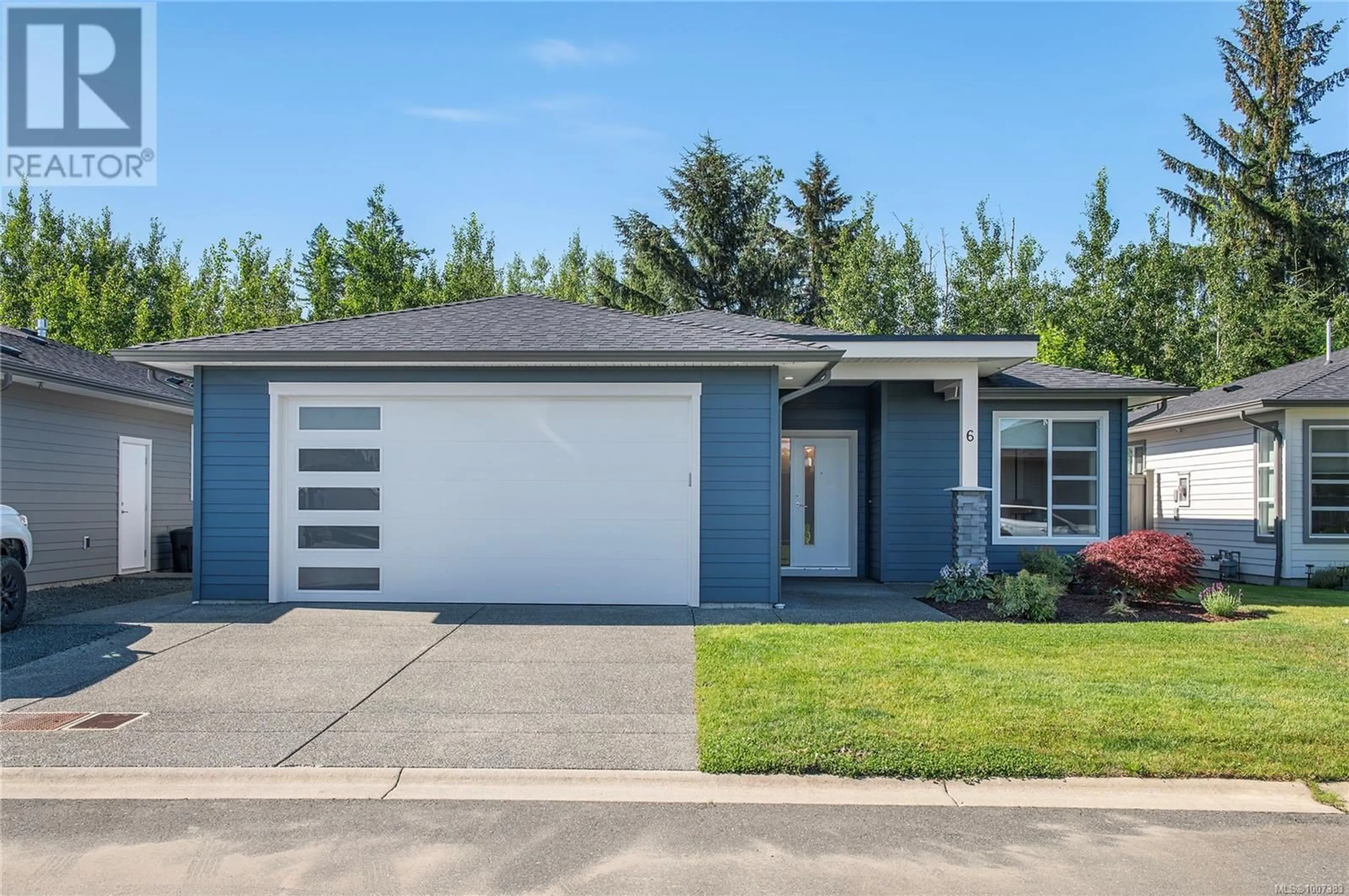 Home with vinyl exterior material, street for 6 - 2161 EVERGREEN ROAD, Campbell River British Columbia V9W0C8